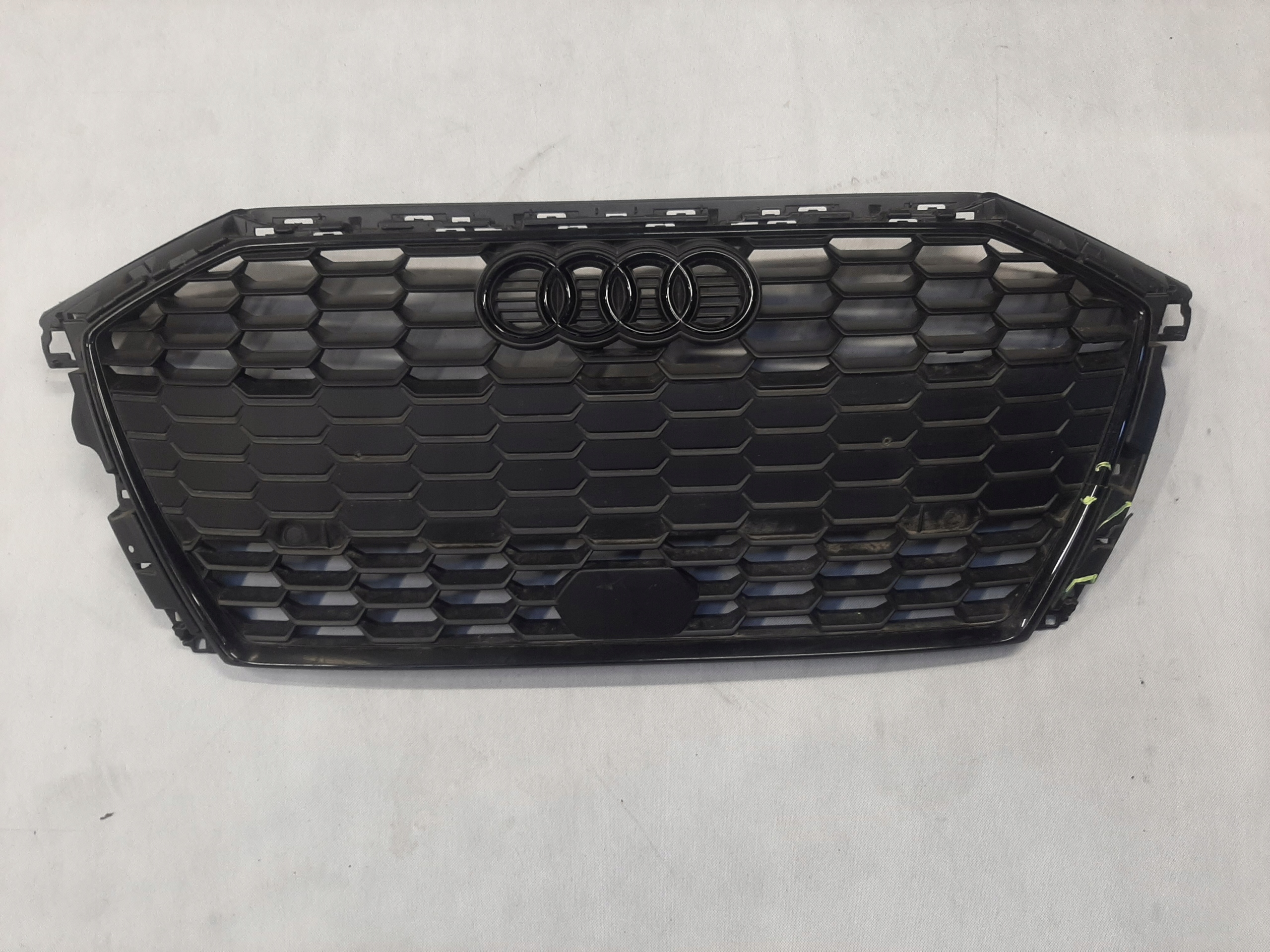 AUDI A3 8Y ATRAPA CHŁODNICY GRILL ZDERZAKA PRZÓD S-LINE 8Y0853651B