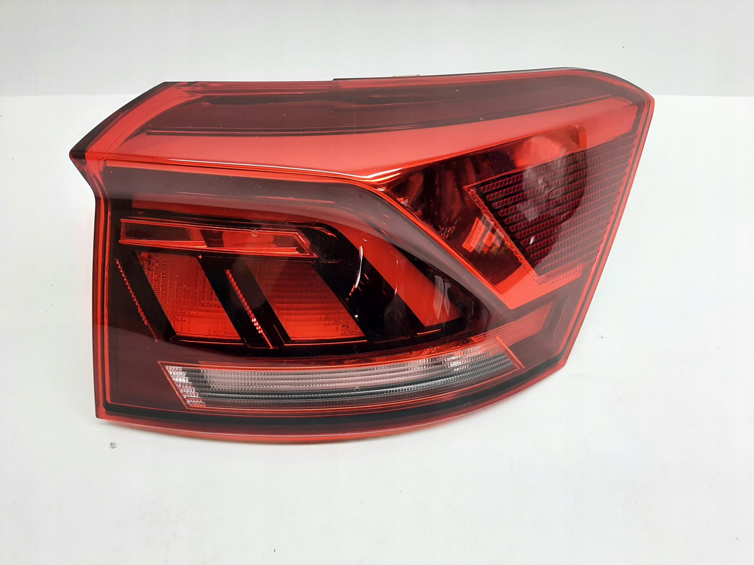 VW T-ROC LIFT LAMPA PRAWA TYLNA TYŁ LED 2GA945096D
