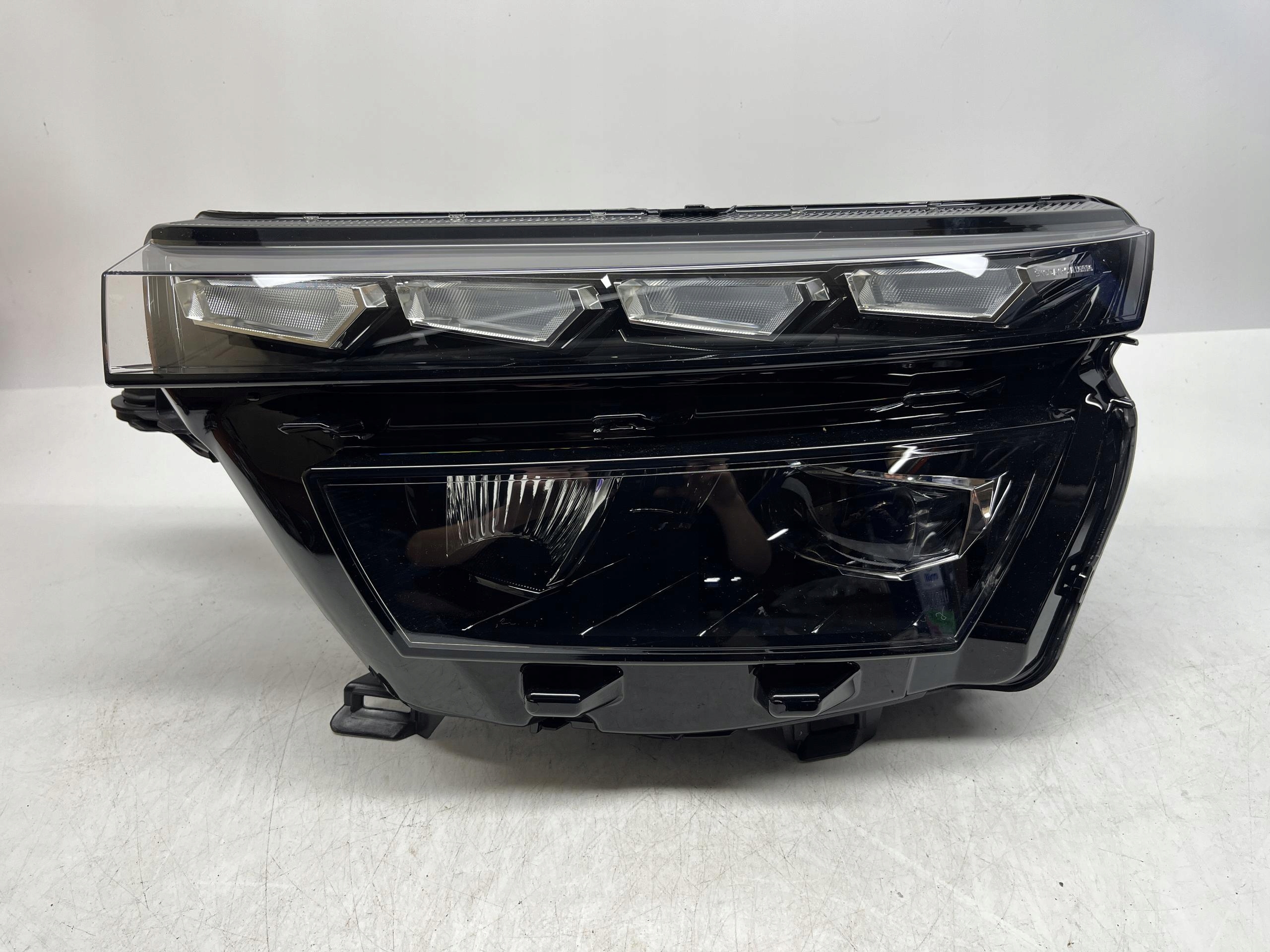SKODA KAMIQ REFLEKTOR LAMPA LEWY PRZÓD PRZEDNI LED 658941015B