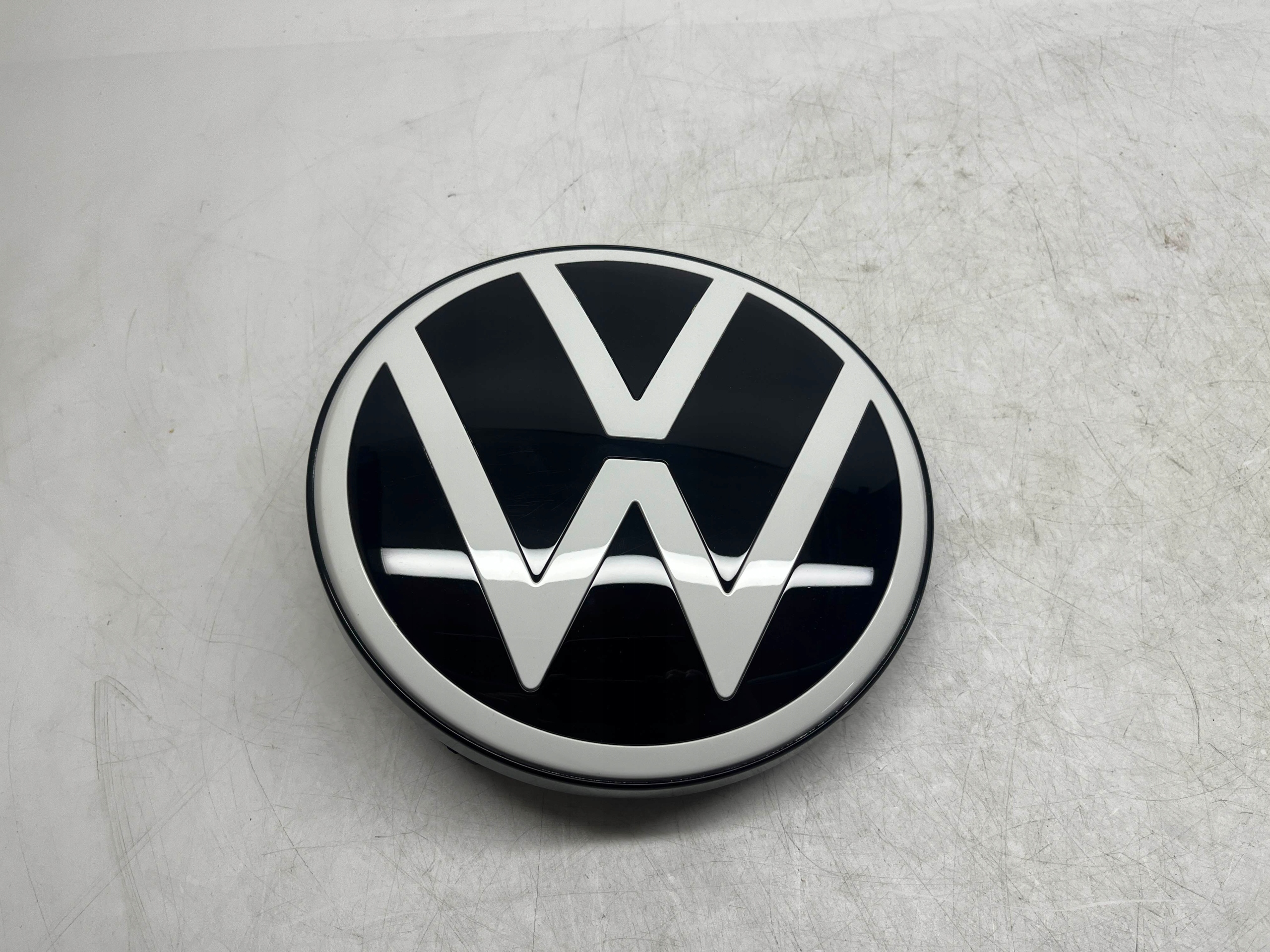 Volkswagen ID.BUZZ EMBLEMAT ZNACZEK PRZEDNI 1T3853601
