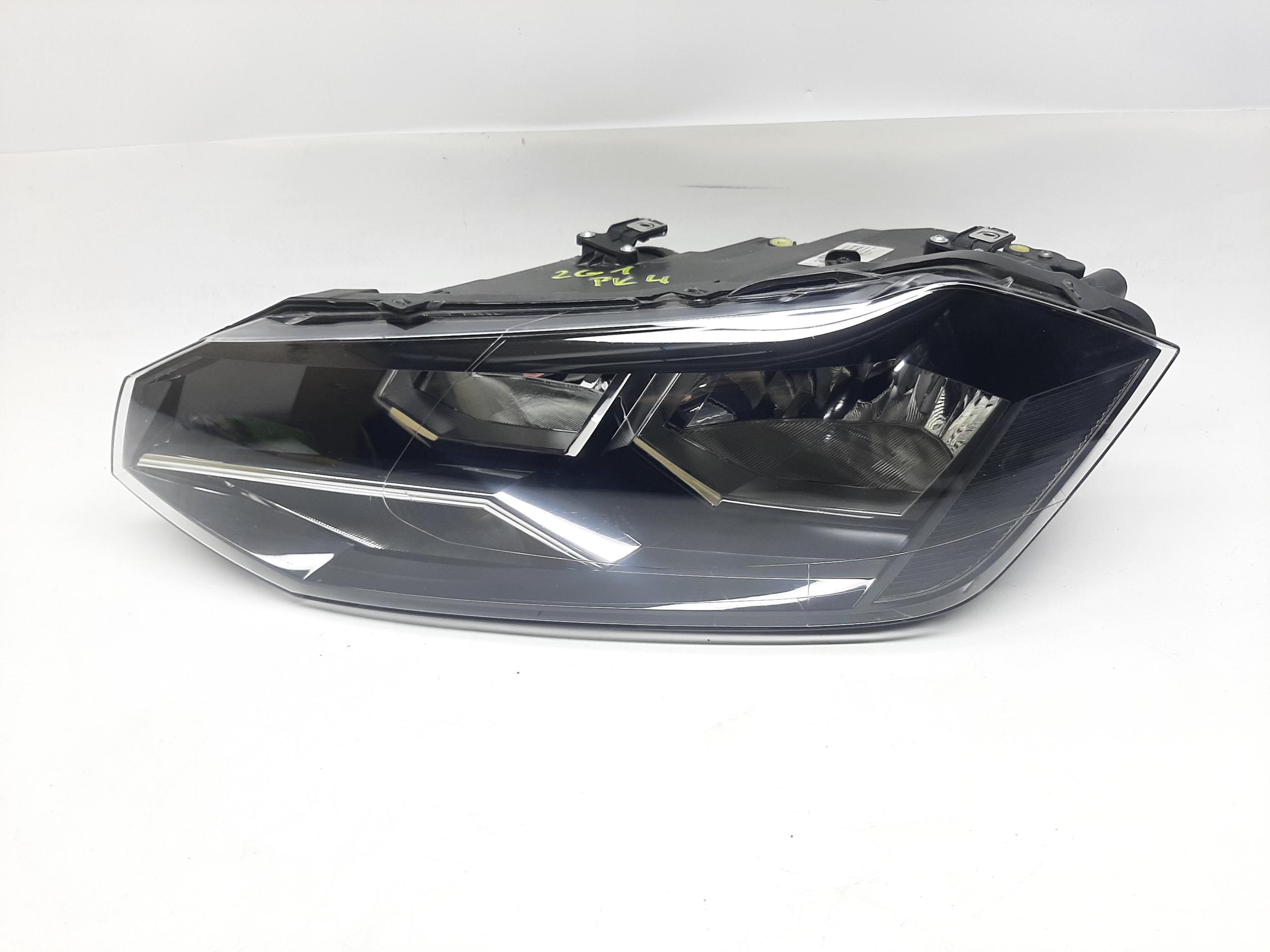 VOLKSWAGEN POLO VI 2017- LAMPA REFLEKTOR LEWY PRZÓD 2G1941005