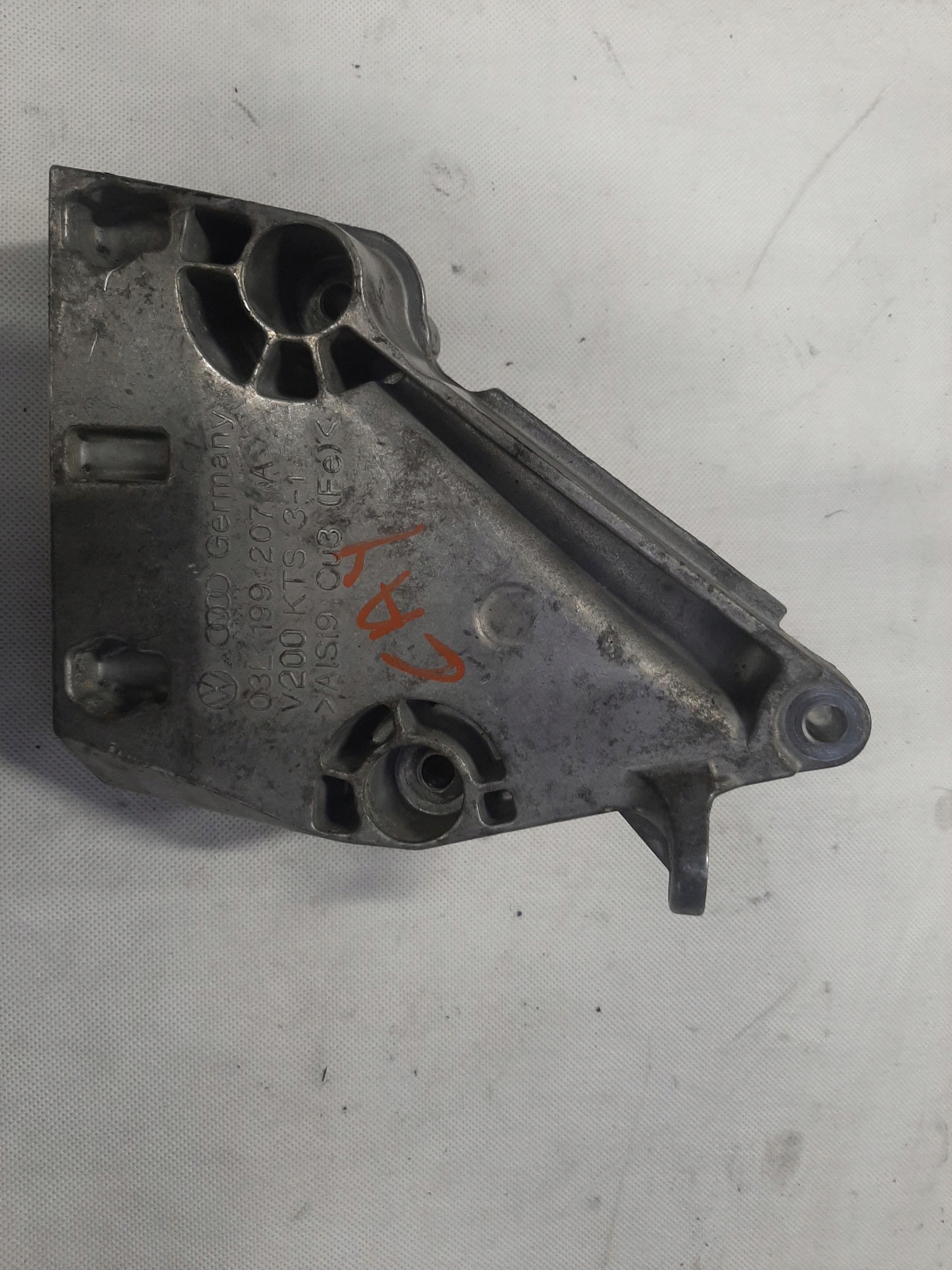 VW POLO V 6R AUDI A1 8X TOLEDO IV 1.6 TDI ŁAPA MOCOWANIE SILNIKA 03L199207A