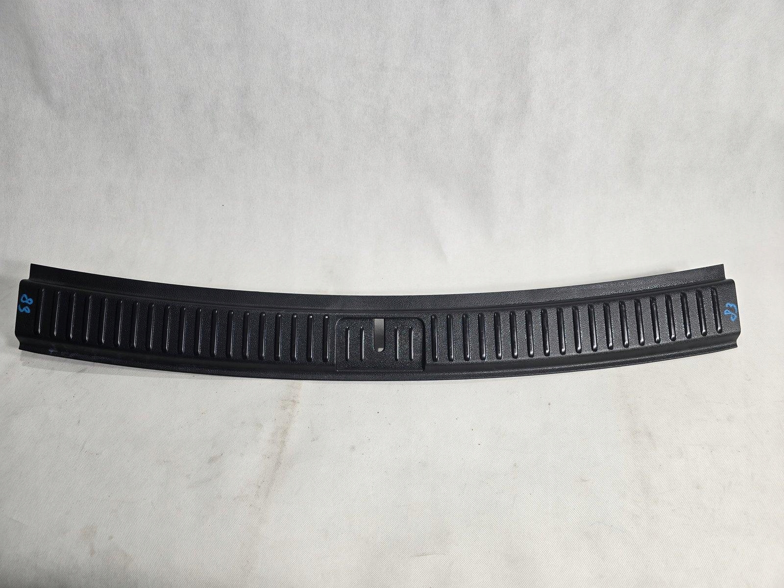 VW TOUAREG II 7P CAYENNE II OSŁONA PASA TYLNEGO TYŁ MASKOWNICA 7P0863459G