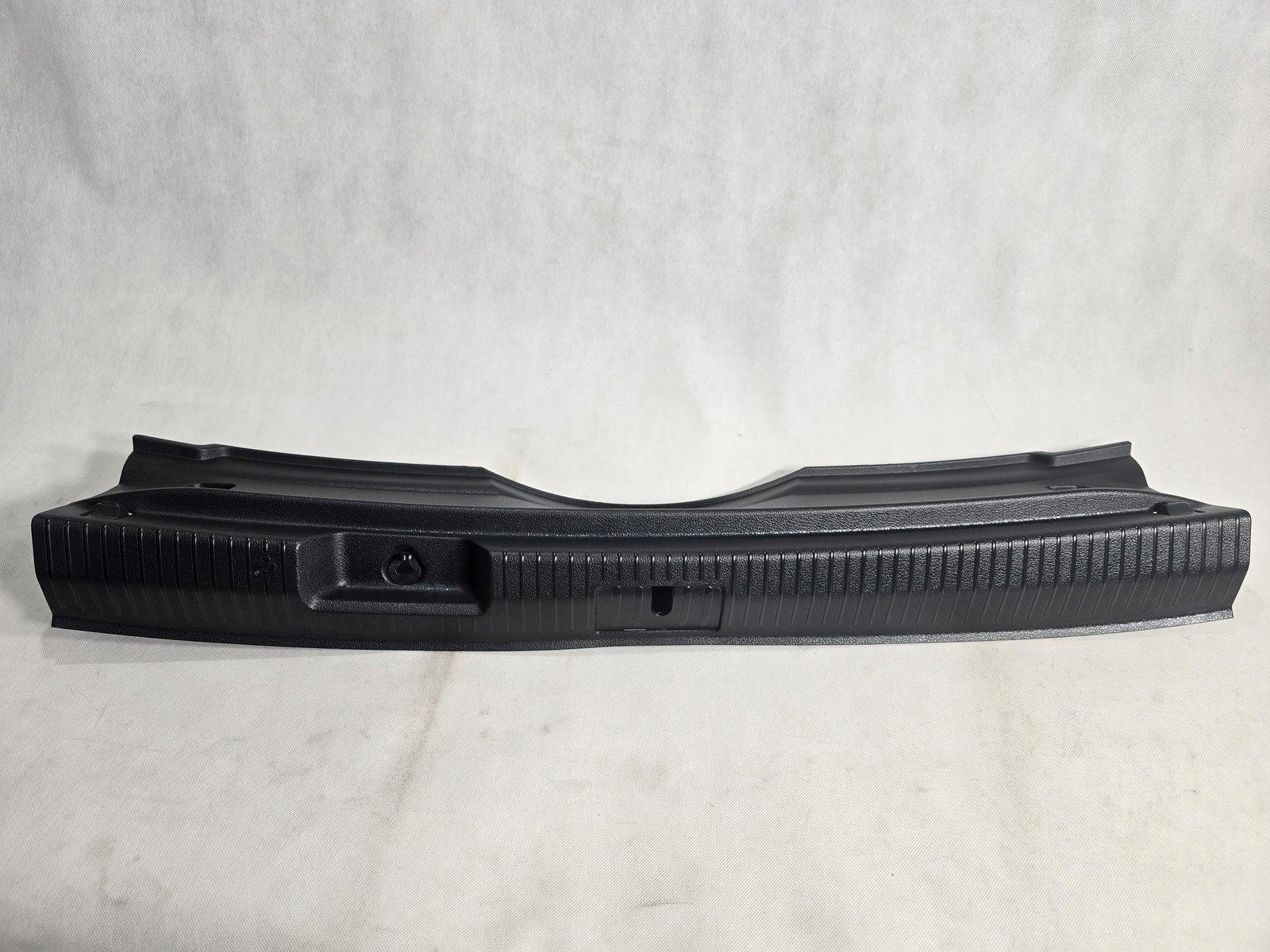 VW GOLF VII SPORTSVAN OSŁONA PASA TYLNEGO TYŁ MASKOWNICA 510863459