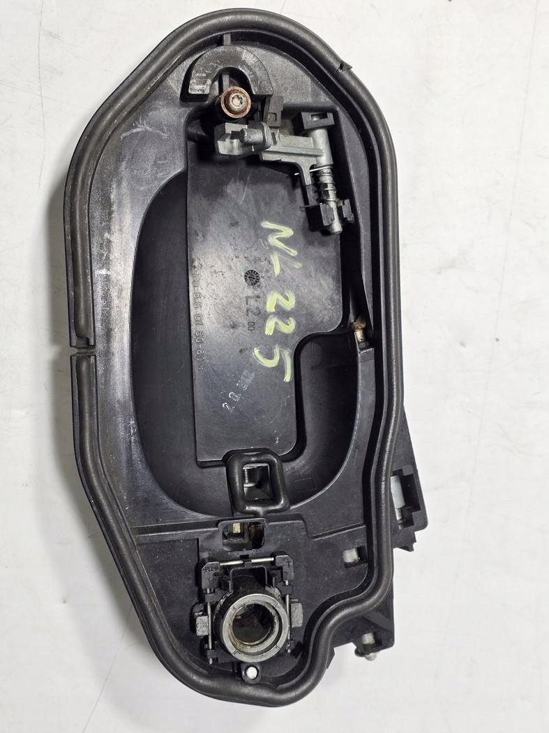 BMW E60 E61 PODSTAWA KLAMKI DRZWI LEWY PRZÓD 7191615