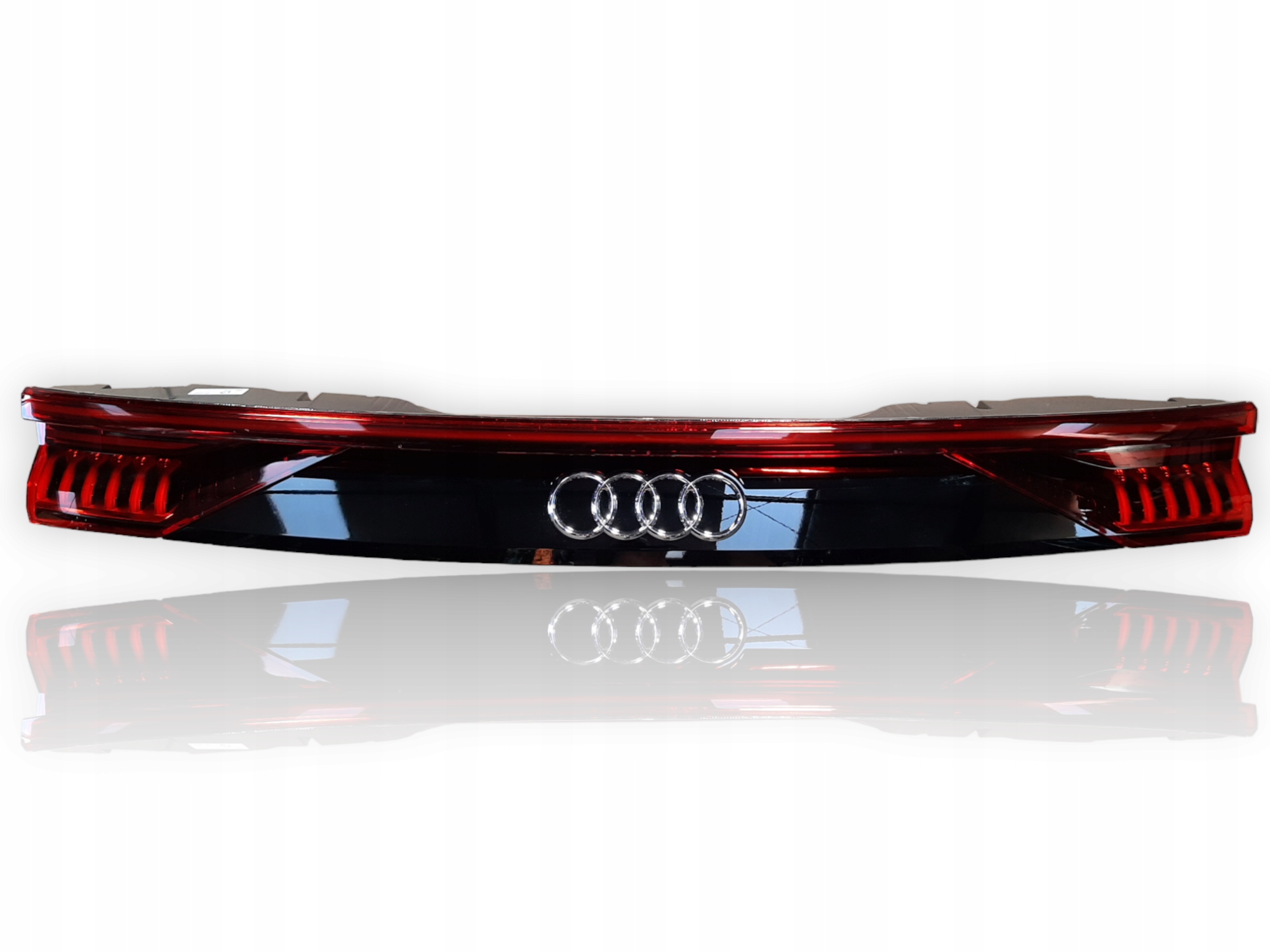 AUDI Q8 SQ8 TYLNA TYŁ LAMPA LED 4M8945695A 4M8945095N