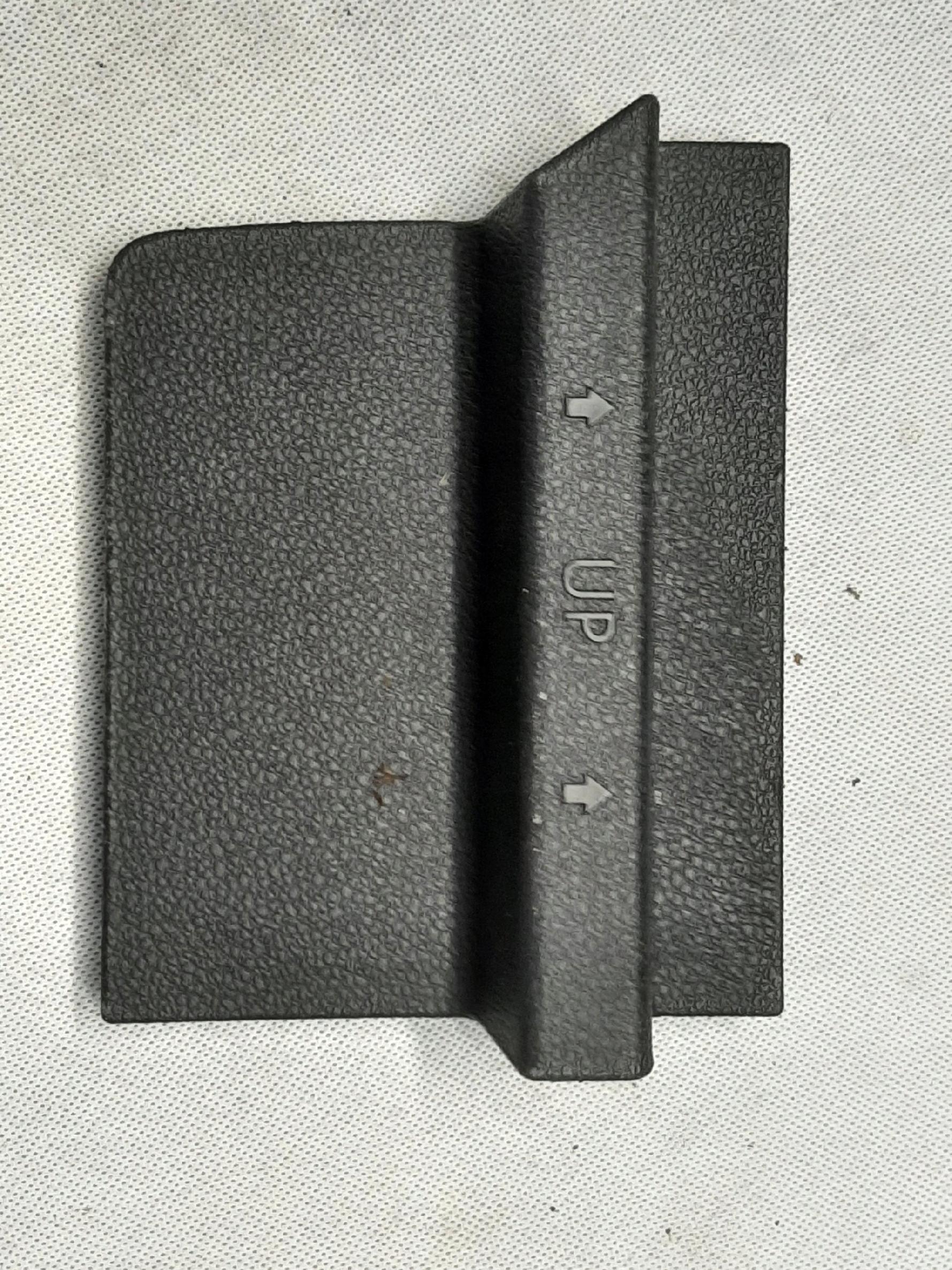 VW GOLF VII 7 5G PLASTIK OSŁONA BAGAŻNIKA PRAWA 5G6867462A