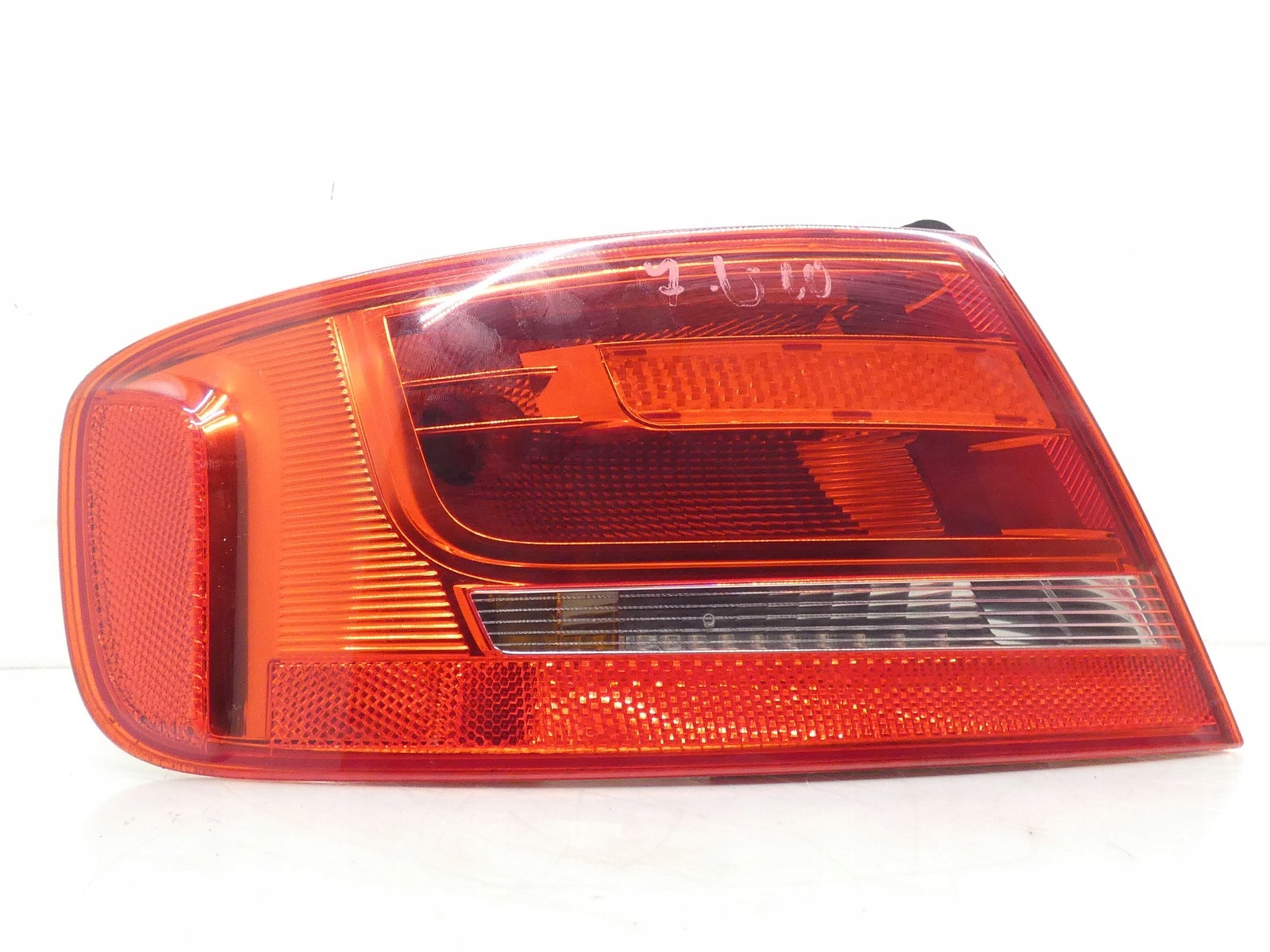AUDI A4 B8 SEDAN LAMPA TYLNA TYŁ LEWA 8K5945095D