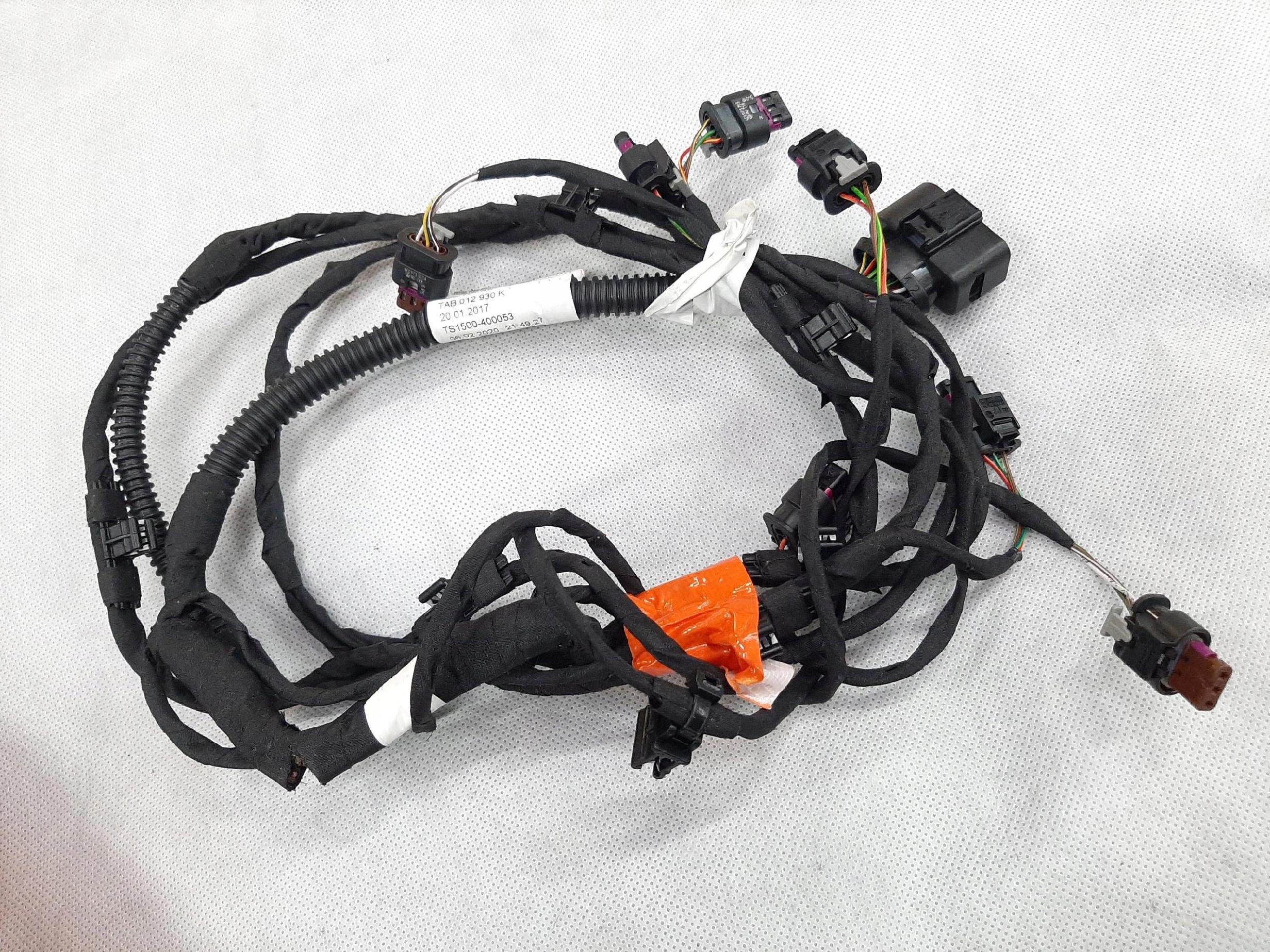 SEAT ATECA WIĄZKA ZDERZAKA PRZÓD PRZEDNIA 575971095K