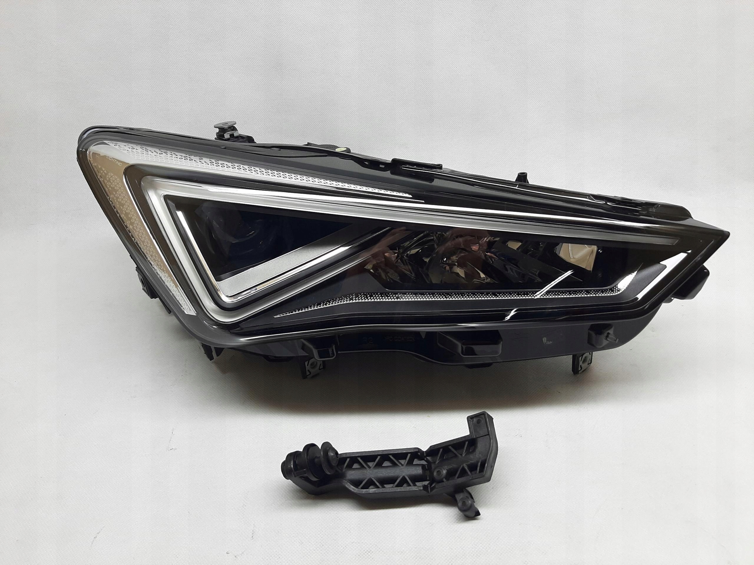 SEAT TARRACO REFLEKTOR LAMPA PRAWY PRZÓD LED 5FJ941008C