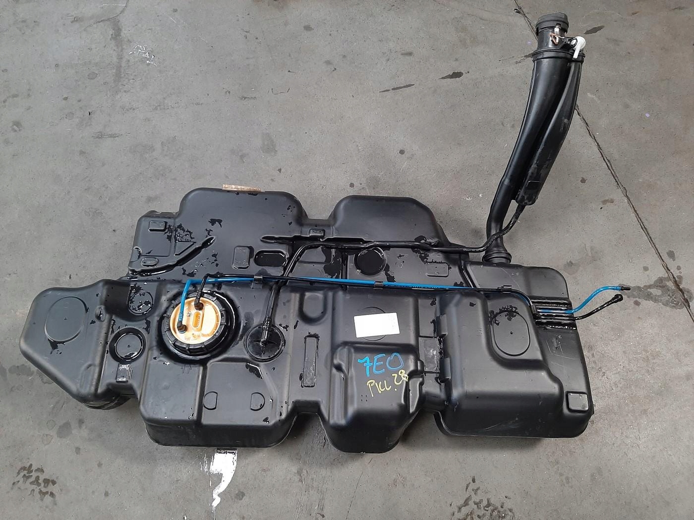VW TRANSPORTER T5 LIFT 2.0 BiTDI 4MOTION 09- BAK ZBIORNIK PALIWA 7E0201085E