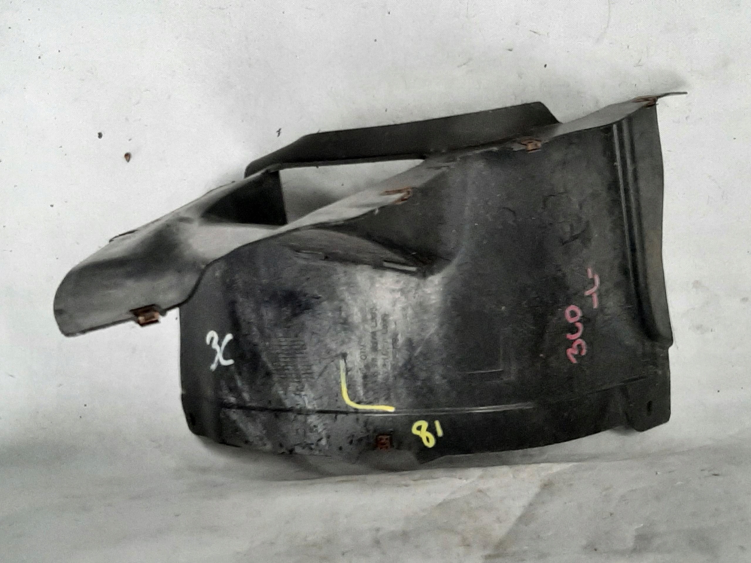 VW PASSAT B6 NADKOLE OSŁONA LEWY PRZÓD CZĘŚĆ PRZEDNIA 3C0805911B 3C0805911C