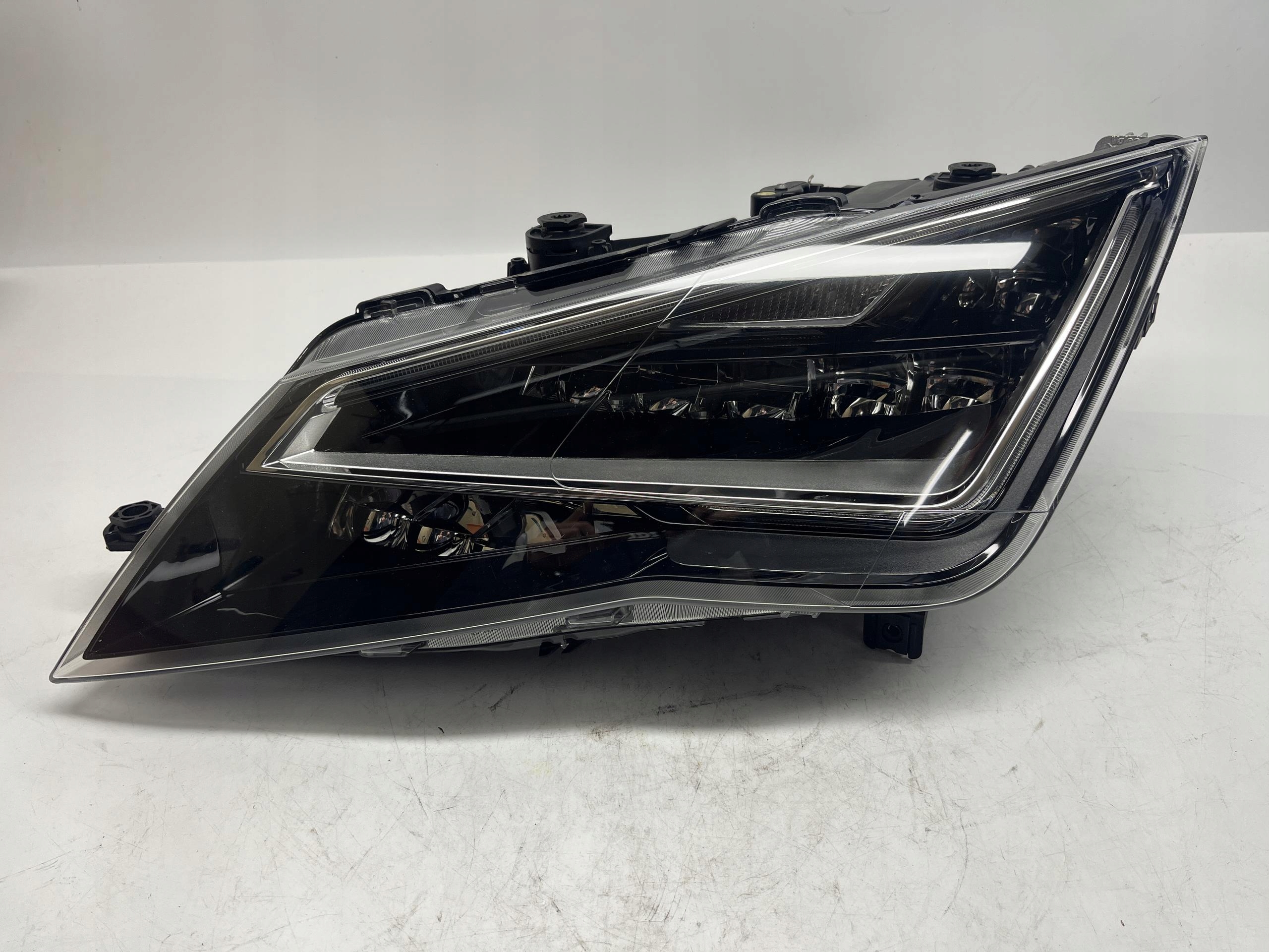 SEAT LEON REFLEKTOR LAMPA LEWA LED 5F1941007B