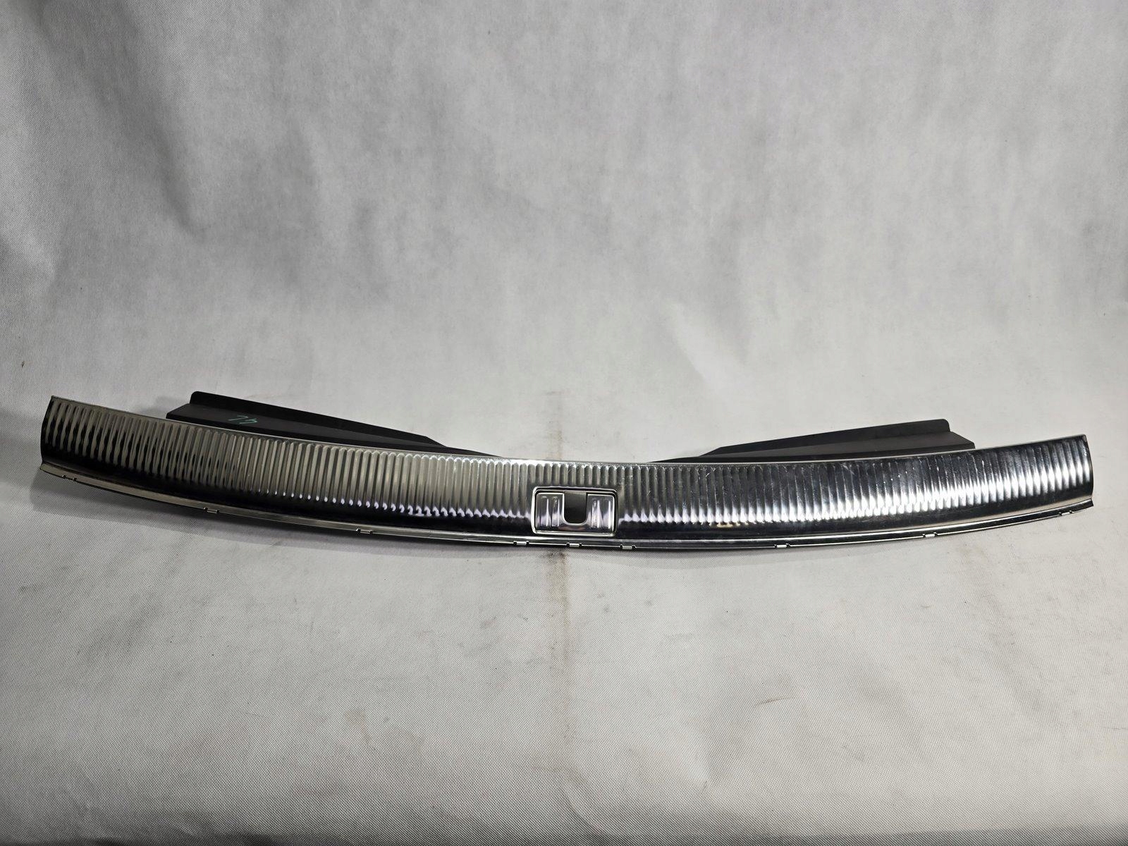 AUDI Q7 4L OSŁONA PASA TYLNEGO TYŁ MASKOWNICA 4L0864483A