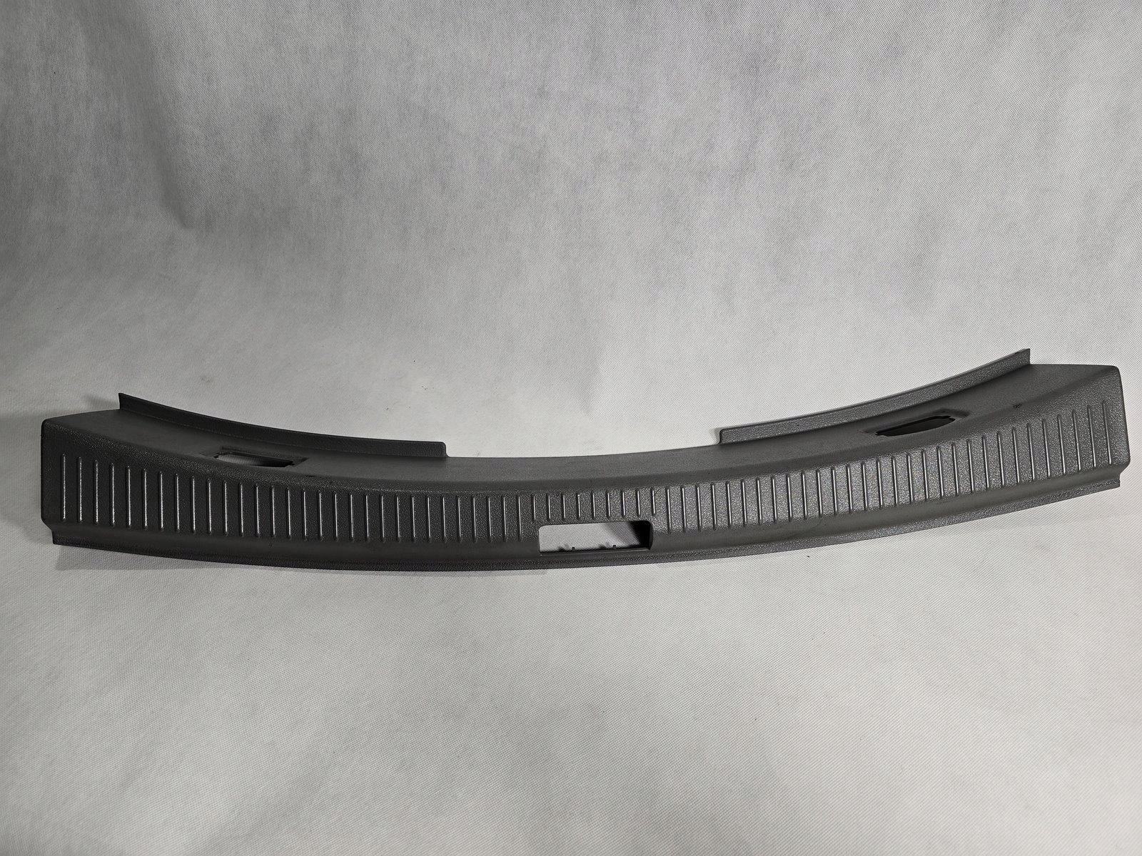 VW TOURAN II OSŁONA PASA TYLNEGO TYŁ MASKOWNICA 1T0863459A