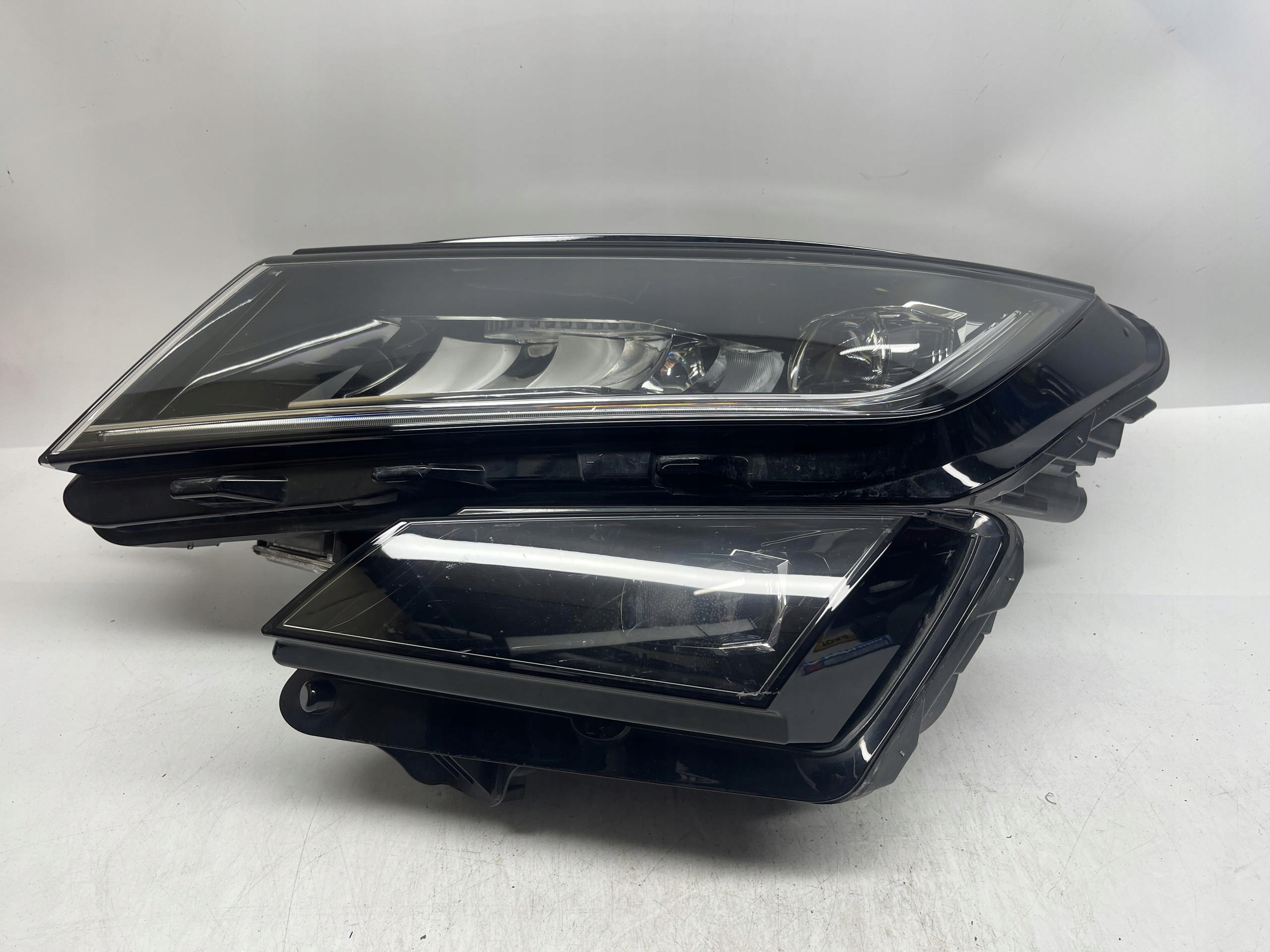 SKODA Kodiaq Reflektor Lampra Przód Lewy Led 566941015E