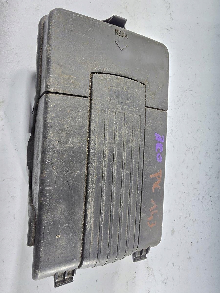 VW GOLF VI AUDI A3 8P Q3 8U SKODA OCTAVIA II POKRYWA AKUMULATORA 3C0915443A