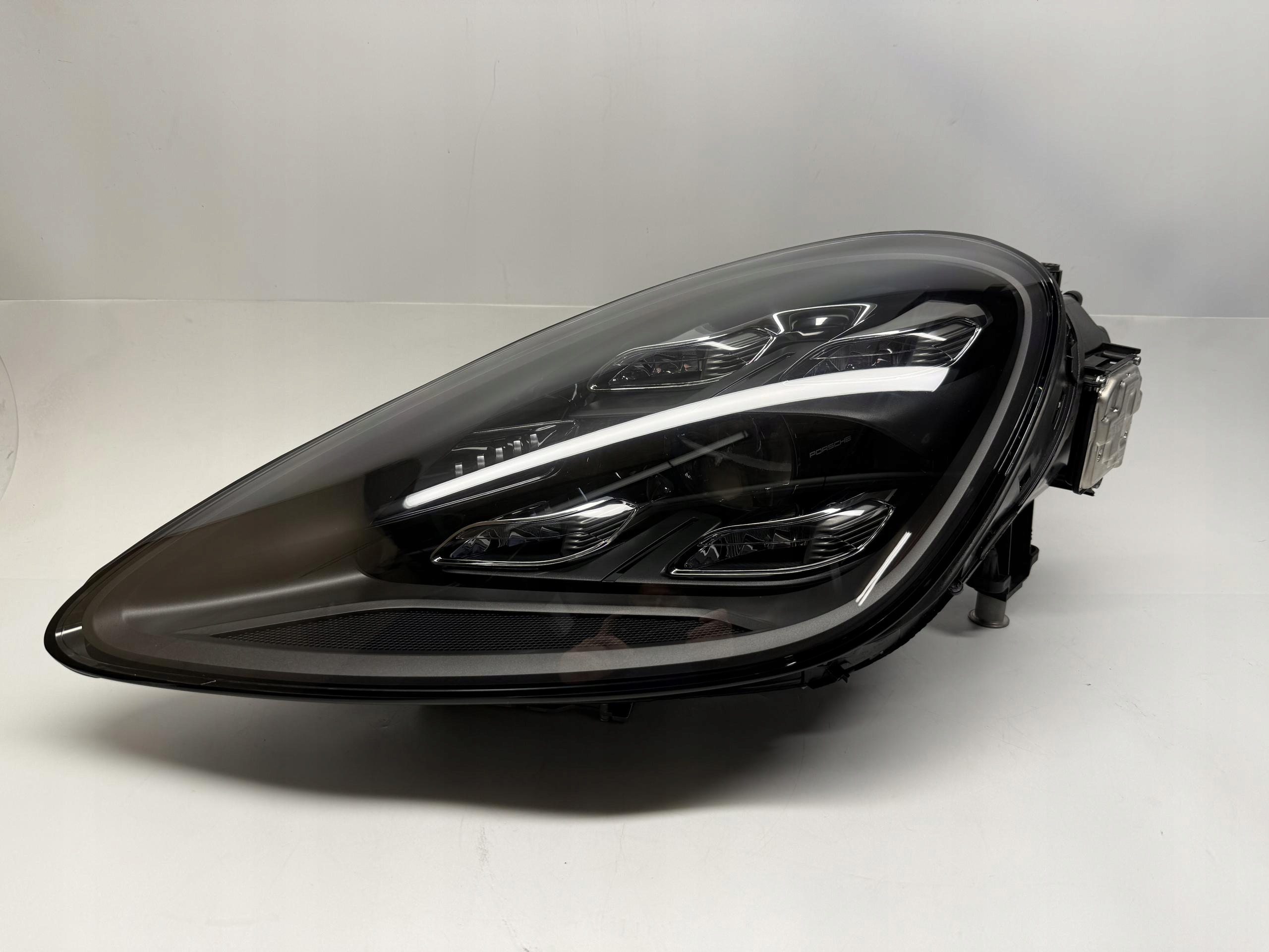 PORSCHE CAYENNE E3 REFLEKTOR LAMPA PRAWY PRZÓD LED 9Y0941103