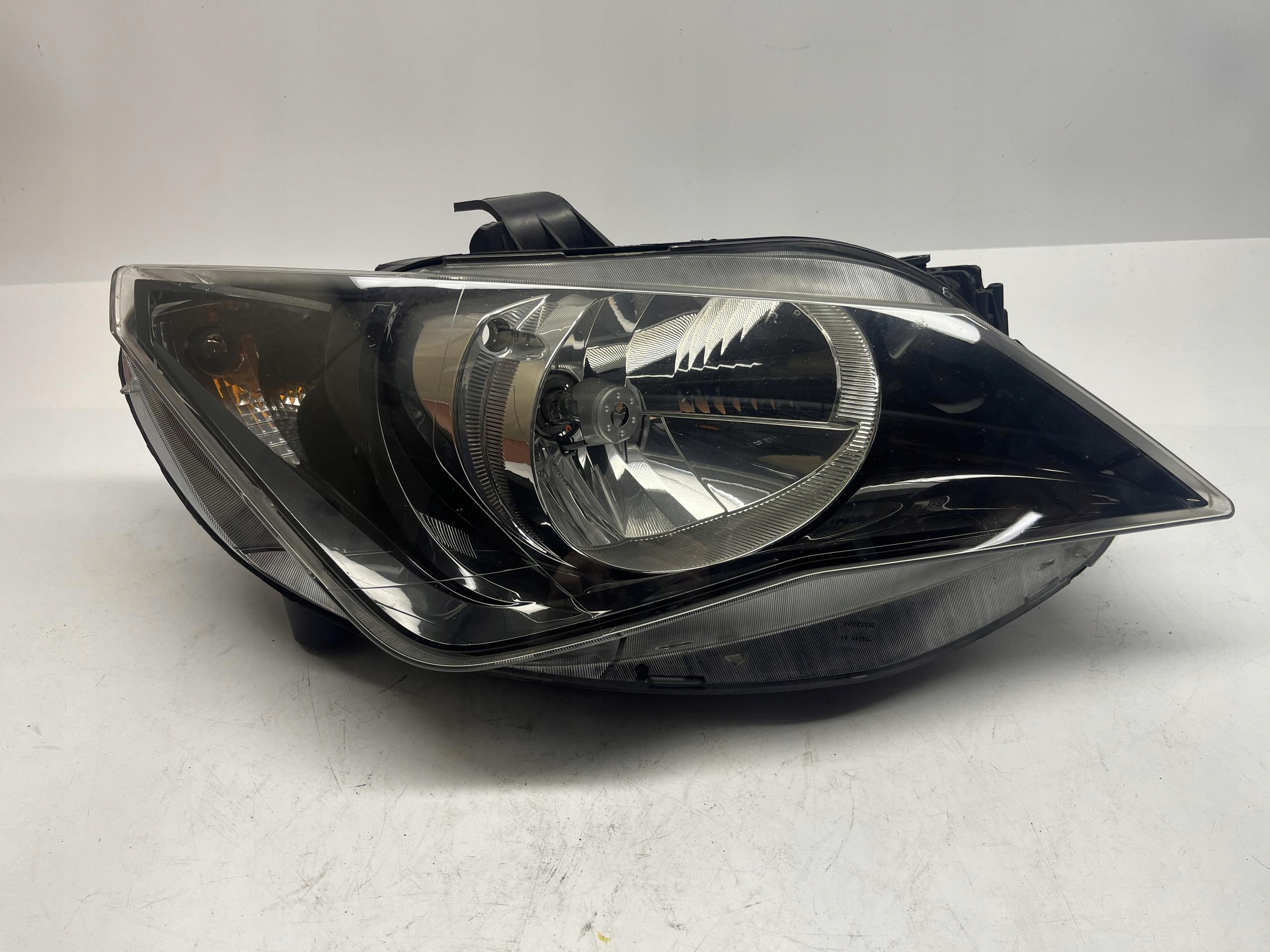 SEAT IBIZA Reflektor Lampa Prawa 6J1941022E