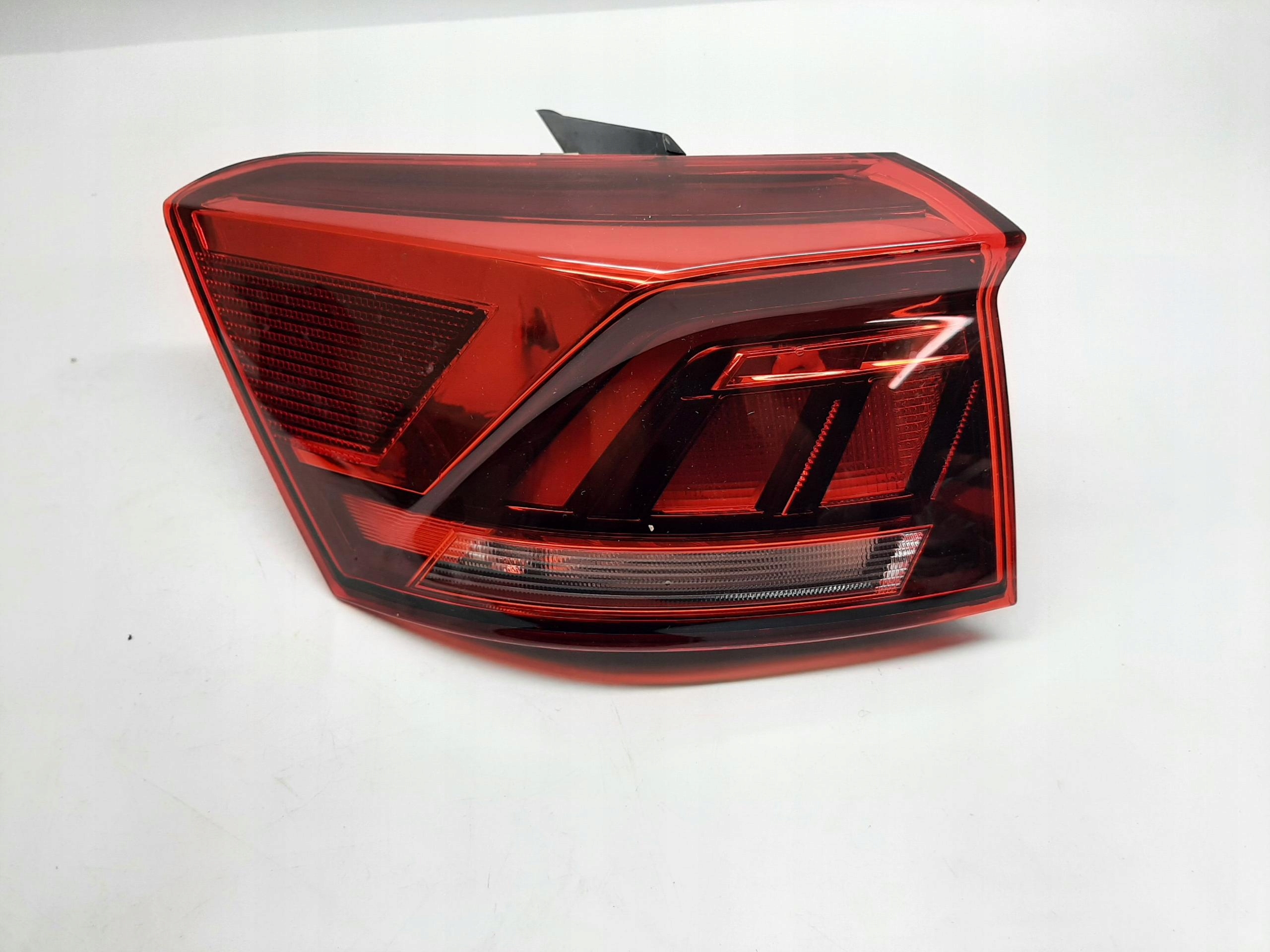 VW T-ROC LIFT LAMPA LEWA TYLNA TYŁ LED 2GA945095D