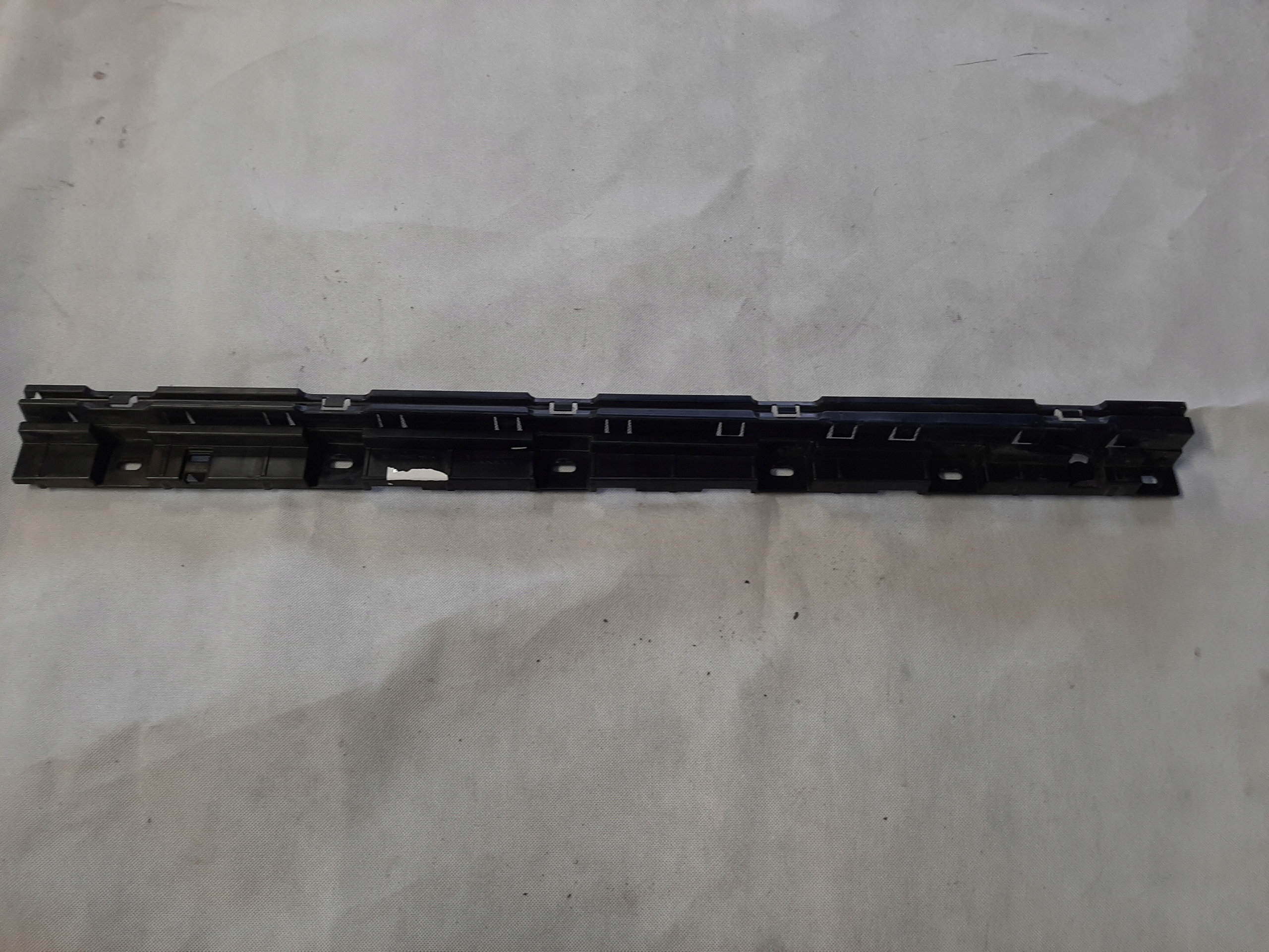 BMW F10 51777184778 MOCOWANIE PROGU PRZÓD PRAWY