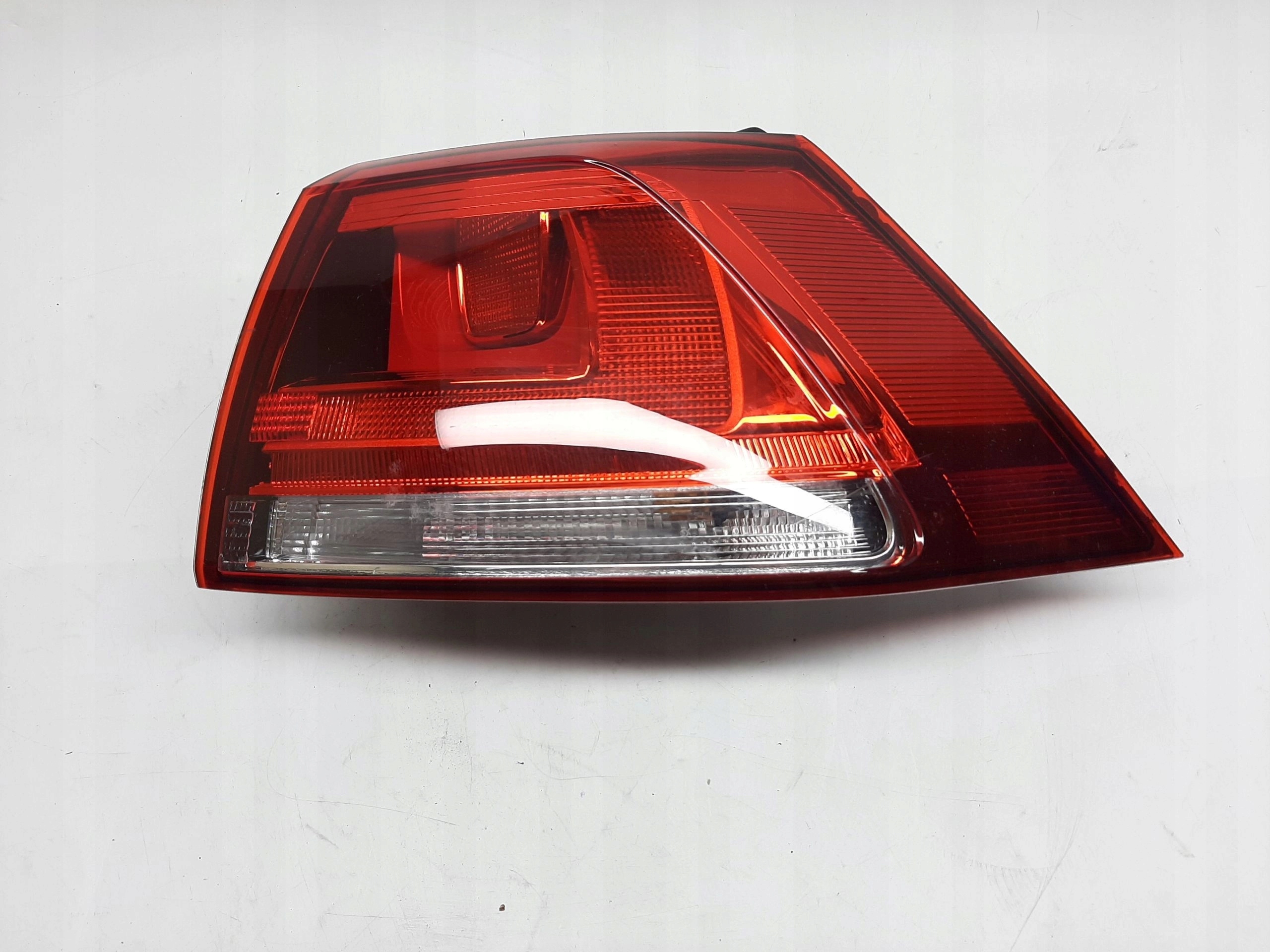 VW GOLF VII LAMPA PRAWA PRAWY TYŁ 5G0945096M
