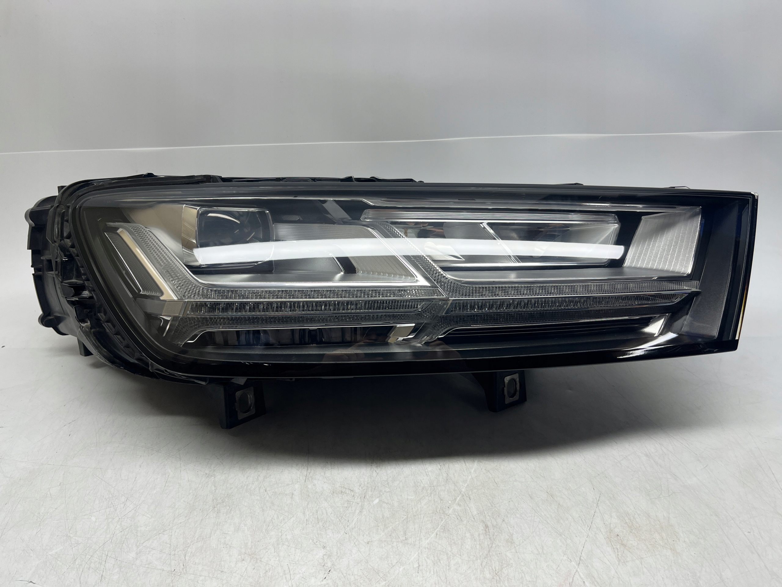 AUDI Q7 REFLEKTOR LAMPA PRAWA PRZEDNIA FULL LED 4M0941034 774