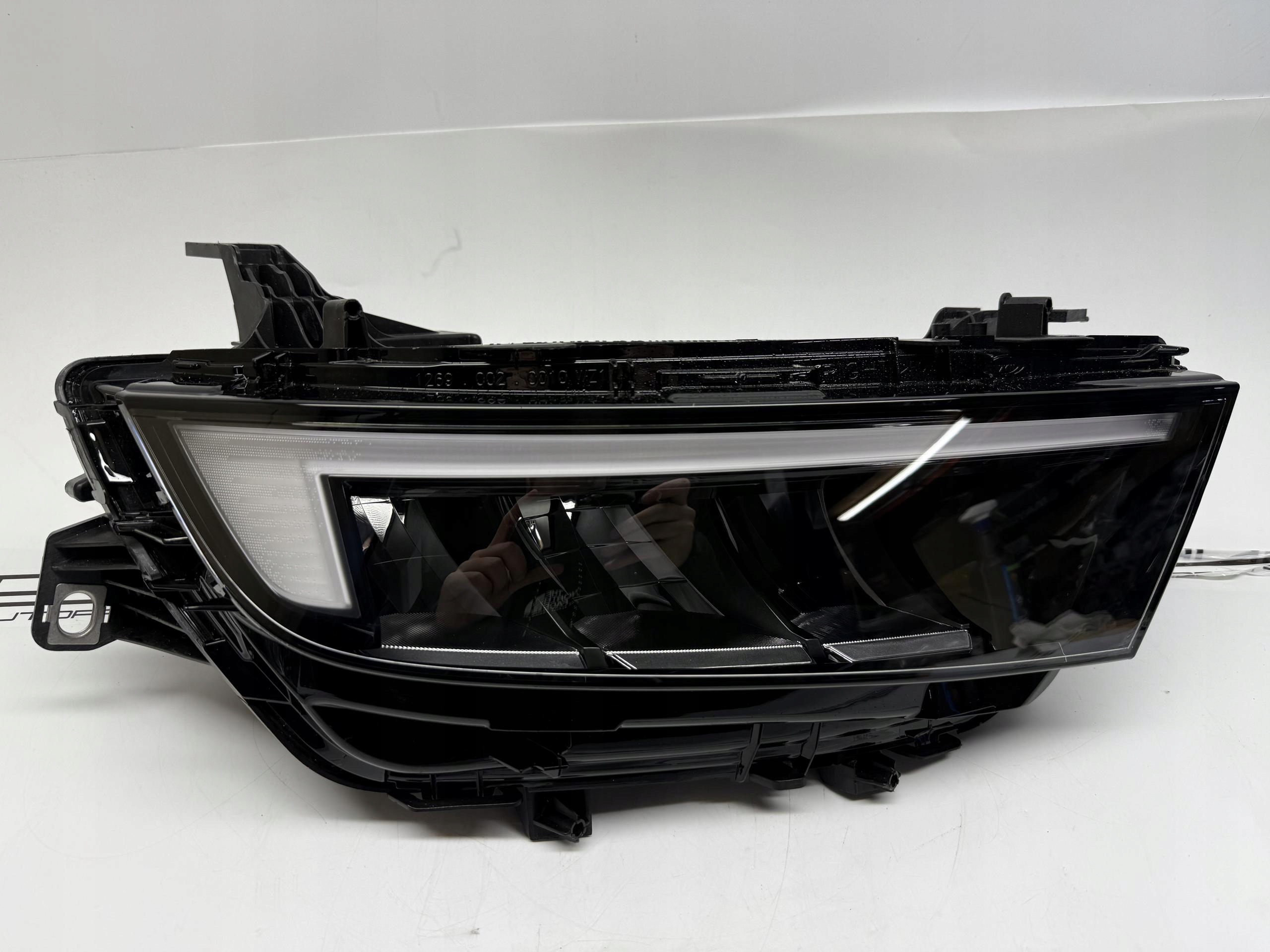 OPEL ASTRA L REFLEKTOR LAMPA PRAWY PRZÓD LED 9858777280