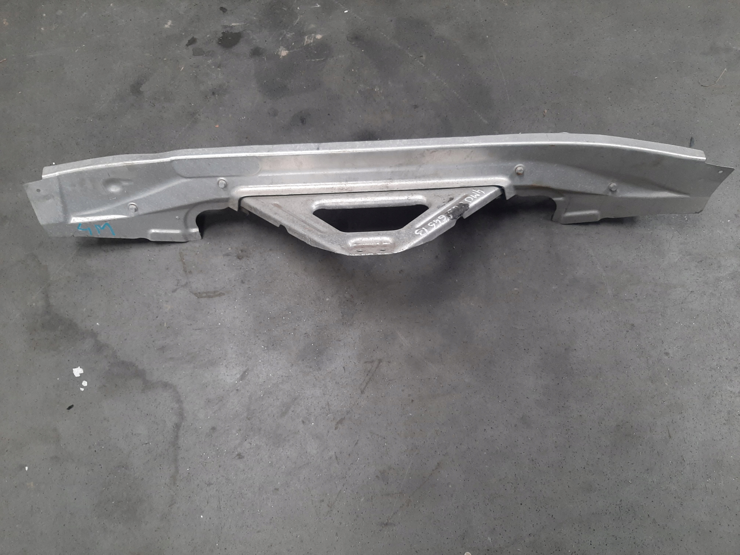 AUDI Q7 4M WZMOCNIENIE KIELICHÓW ROZPÓRKA PRZÓD PRZEDNIA 4M0805645B