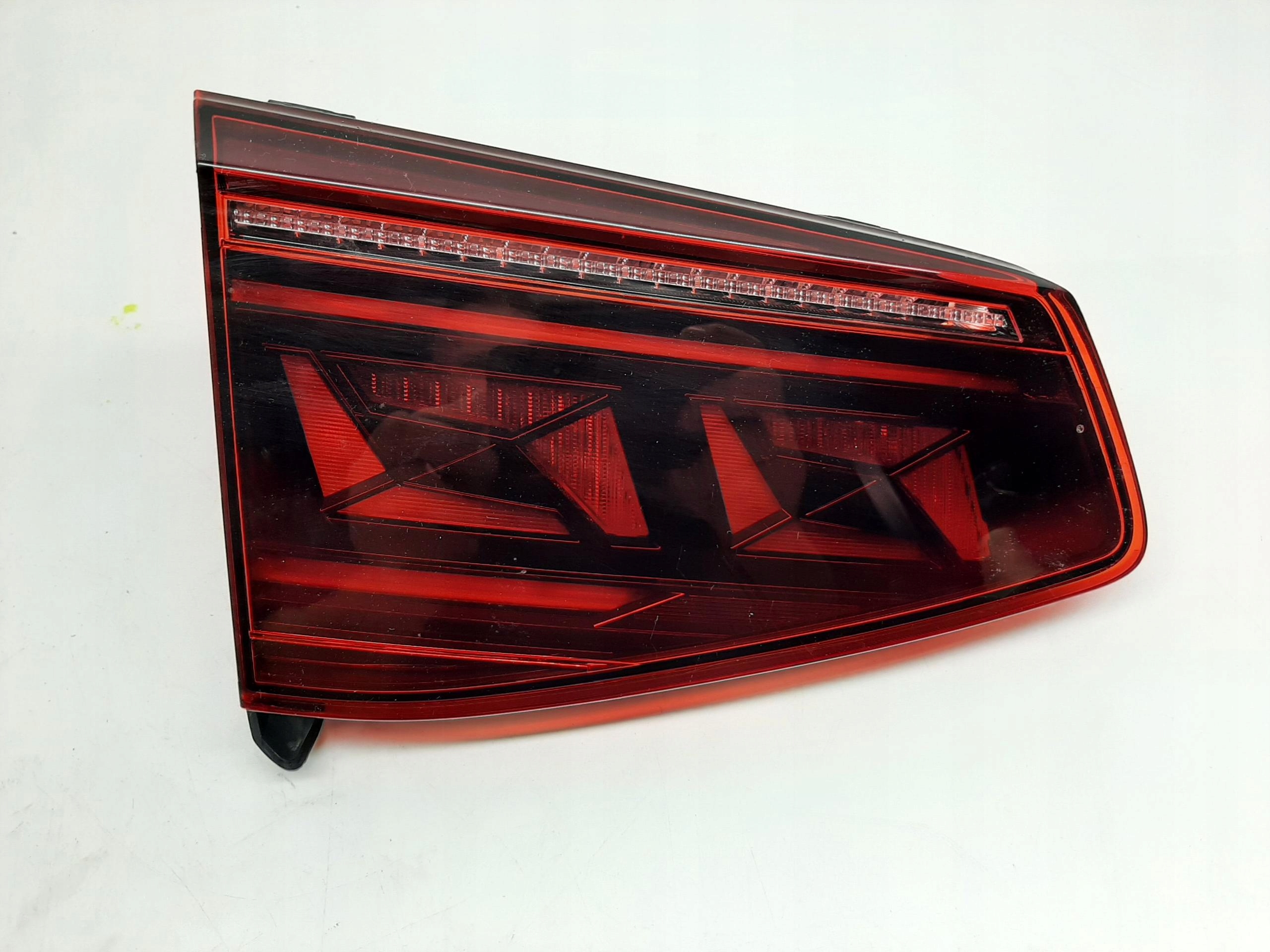 VW PASSAT B8 KOMBI LAMPA LEWA TYLNA TYŁ KLAPY LED 3G9945307N