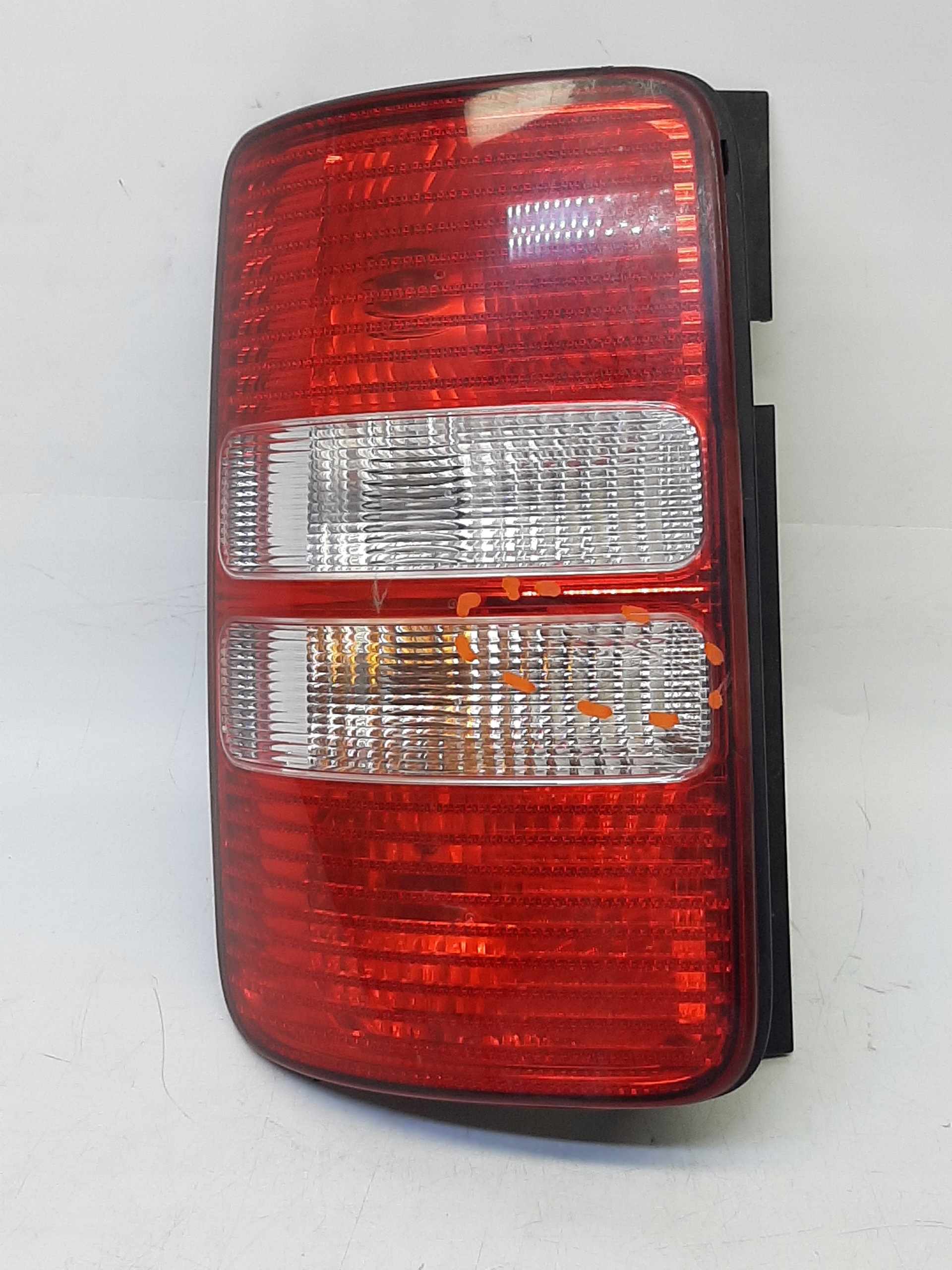 VW CADDY 2K LAMPA TYŁ TYLNA LEWA 2K5945095C