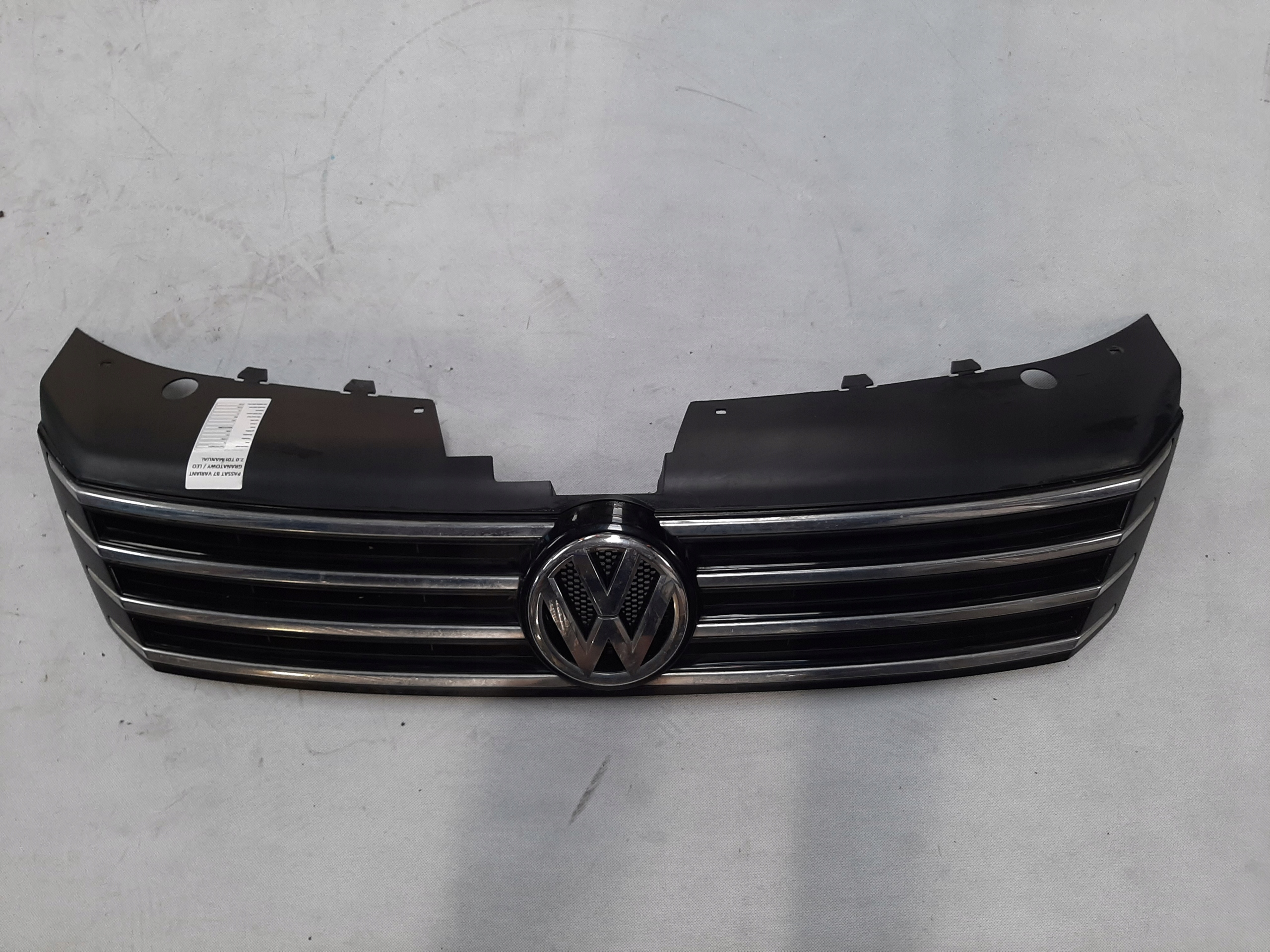 VW PASSAT B7 VARIANT ATRAPA GRILL ZDERZAKA 3AA853651G