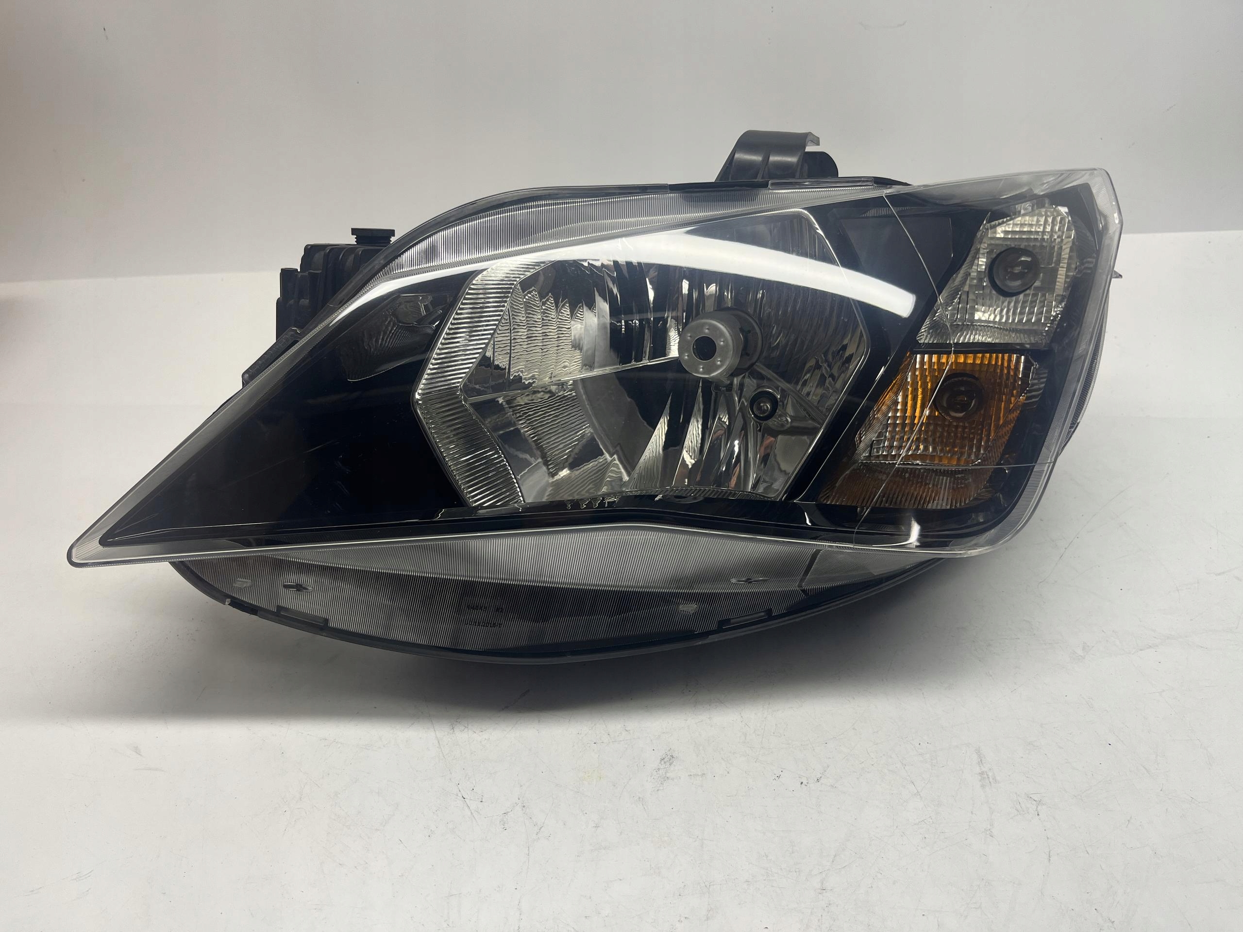 SEAT IBIZA Reflektor Lampa Lewa 6J1941021K