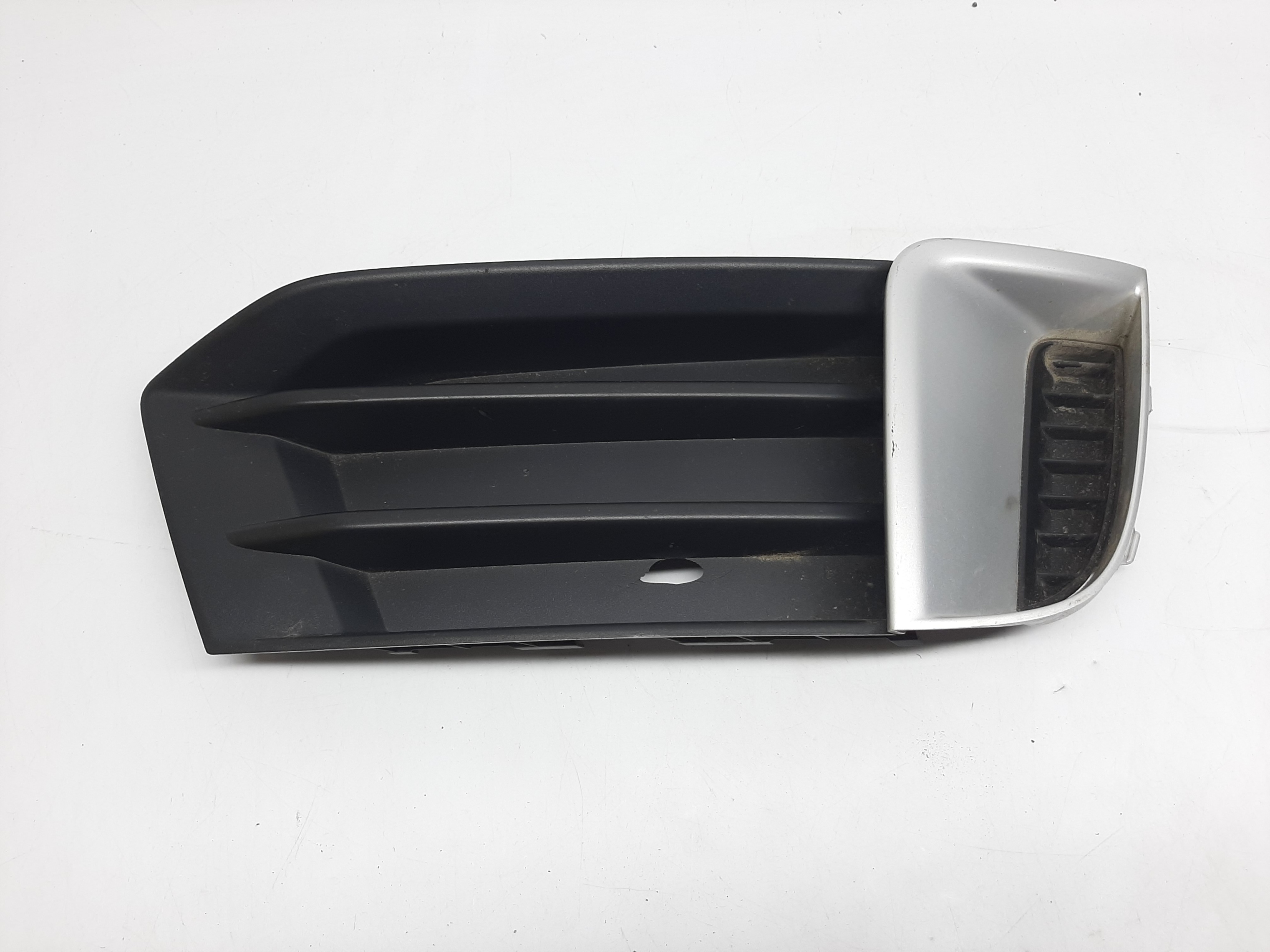AUDI A3 8V SEDAN KRATKA ZDERZAKA PRAWA PRAWY PRZÓD PRZEDNIA 8V5807682P