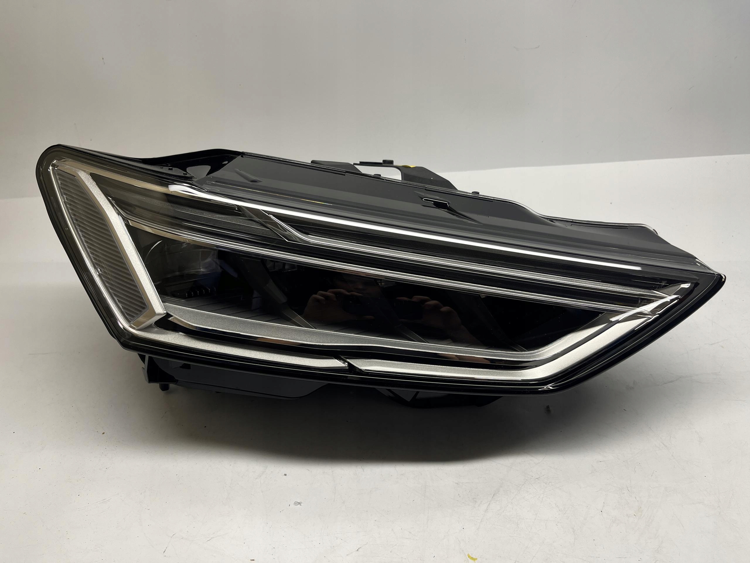AUDI A7 REFLEKTOR LAMPA PRAWA PRZEDNIA LED 4K8941034C