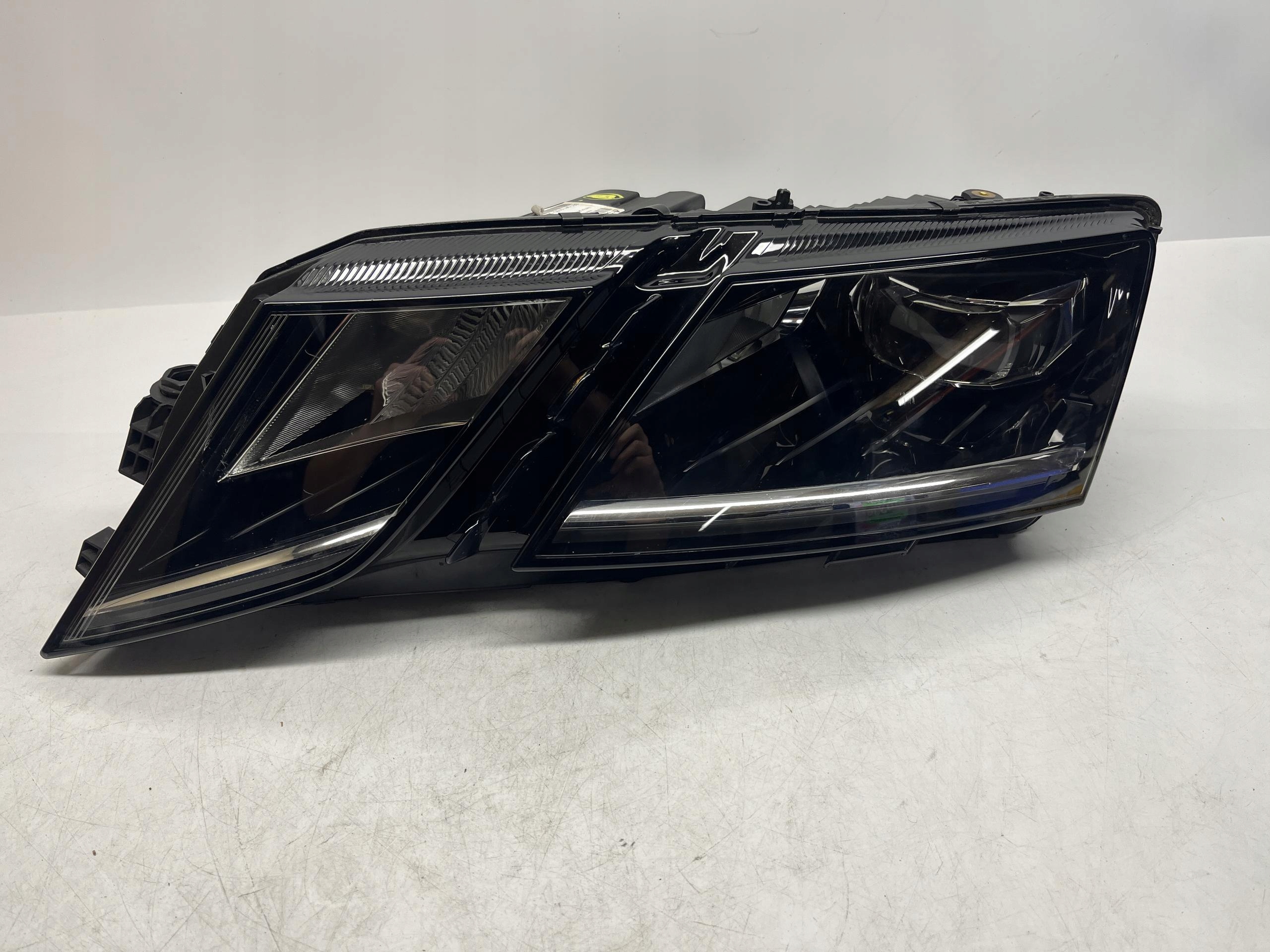 SKODA Octavia Reflektor Lampa Przód LEWY LED 5E1941015D