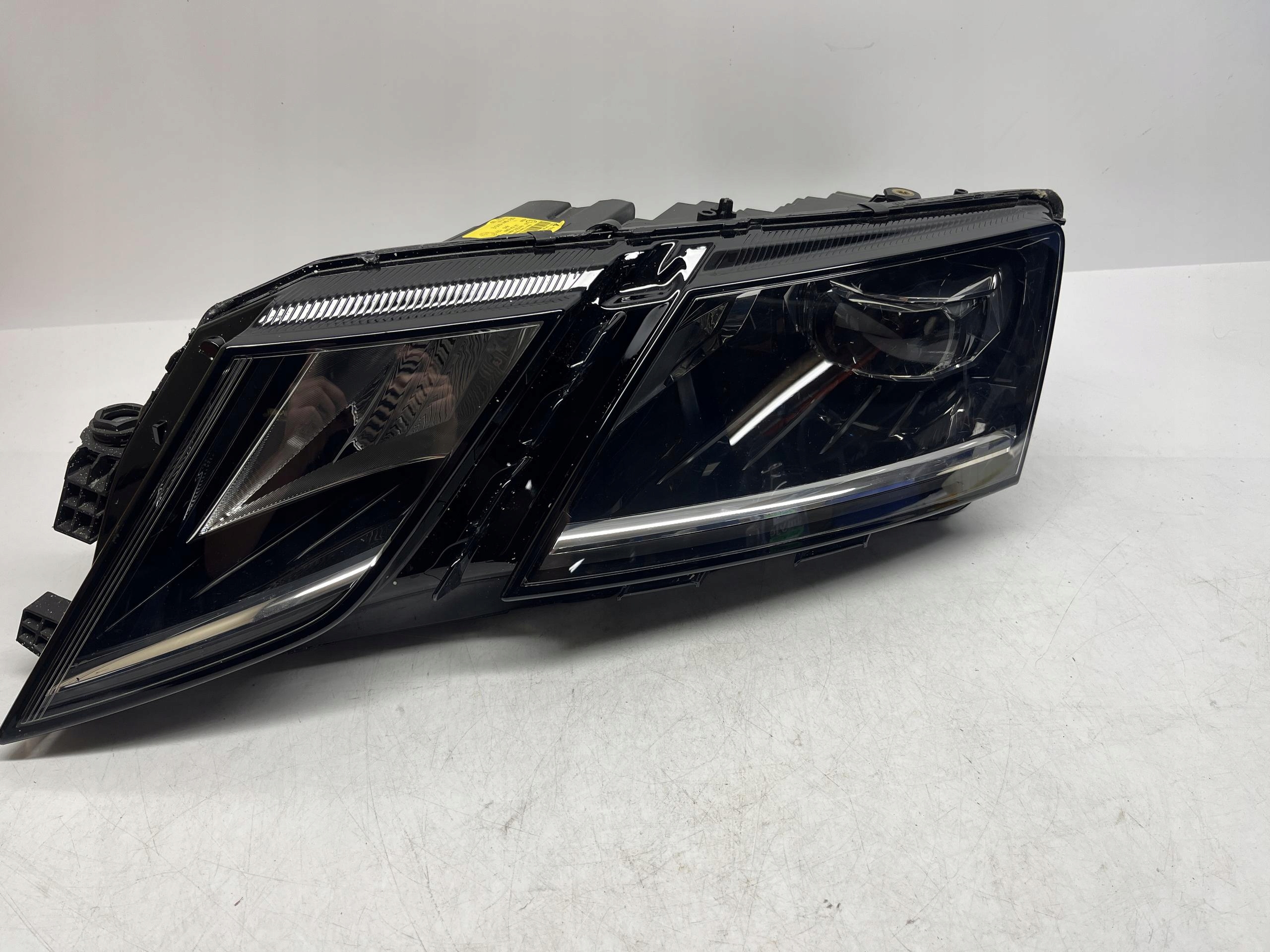 SKODA Octavia Reflektor Lampa Przód LEWY LED 5E1941015E