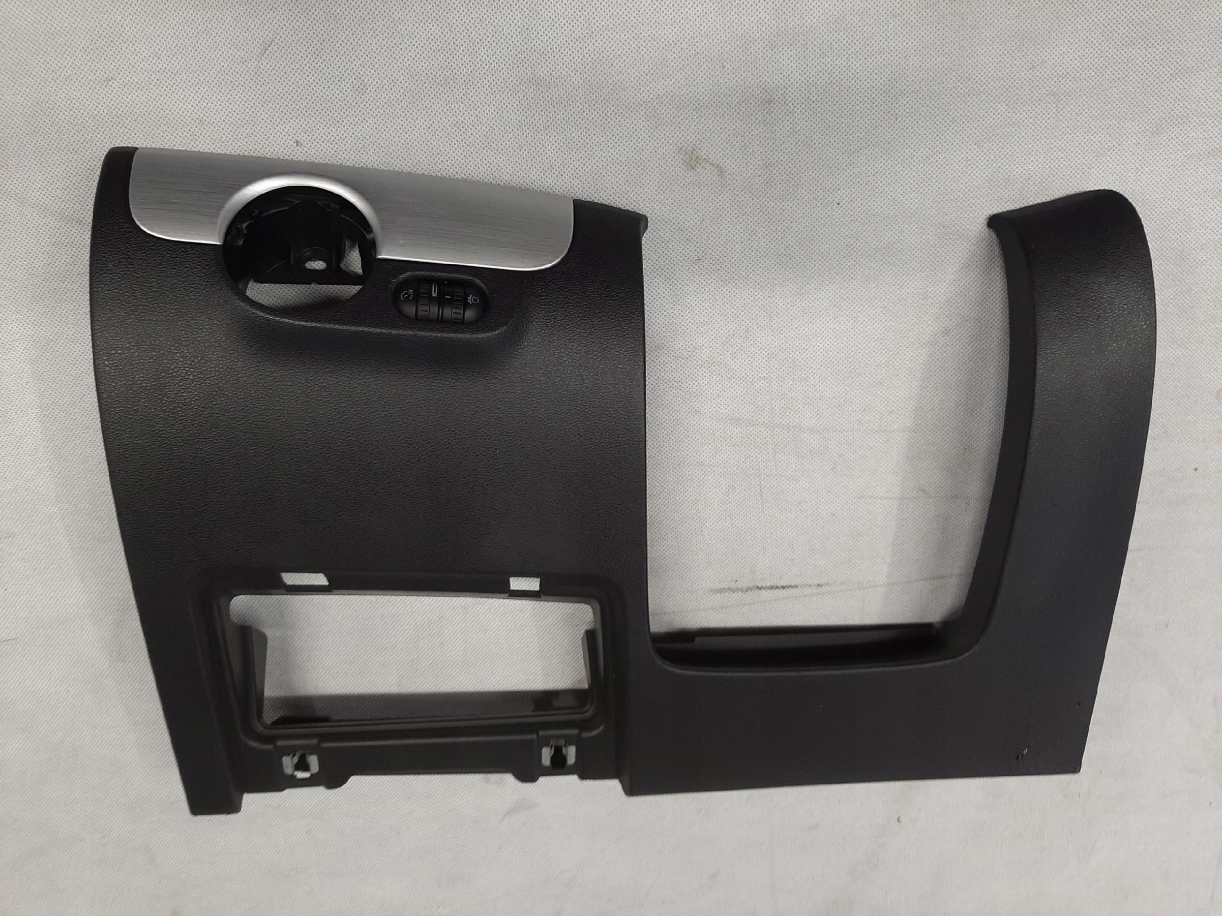 VW JETTA VI OSŁONA POD DESKĘ KONSOLE 5C7858365B