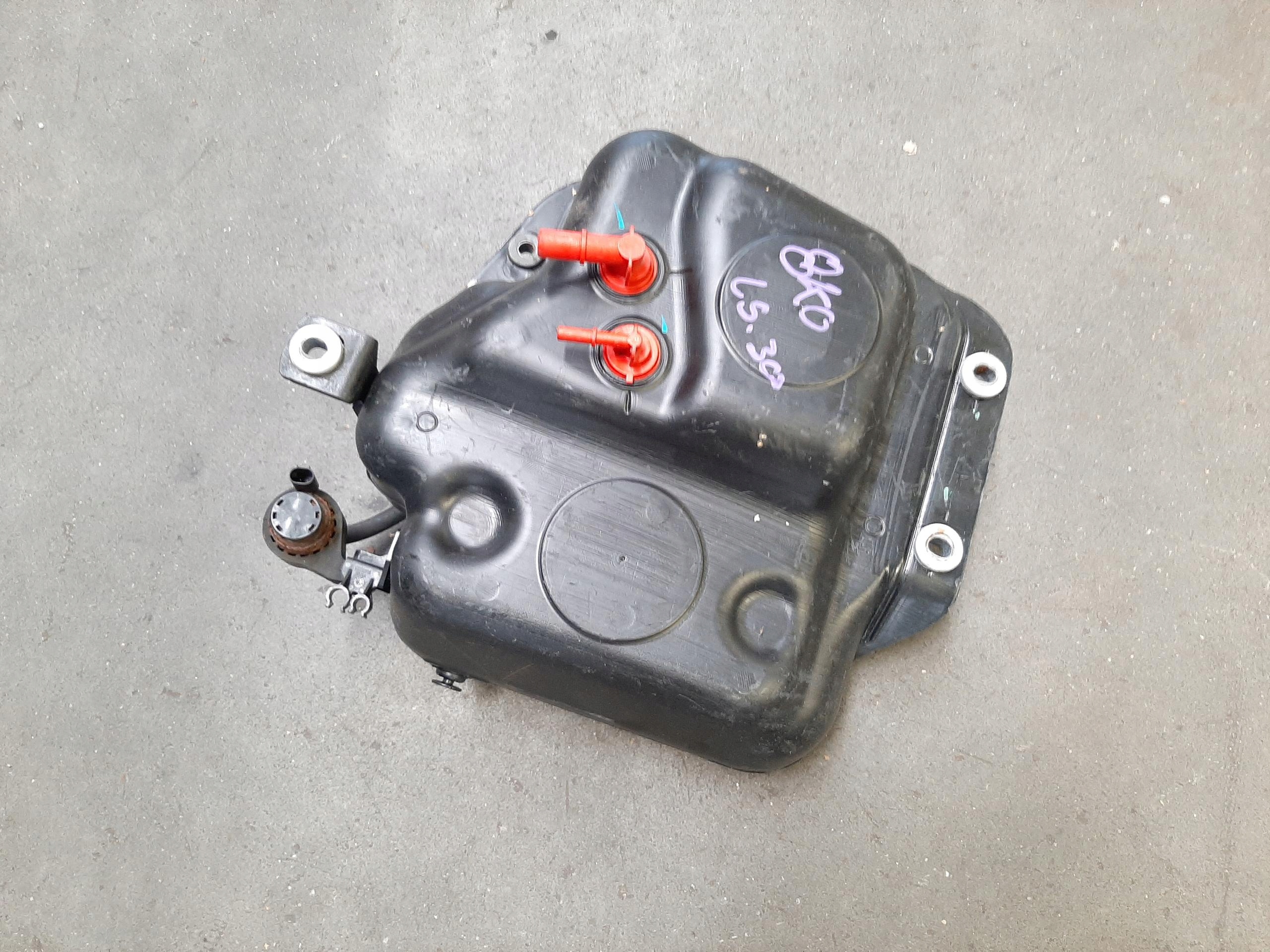 AUDI A4 B8 ZBIORNIK ADBLUE 8K0131878F