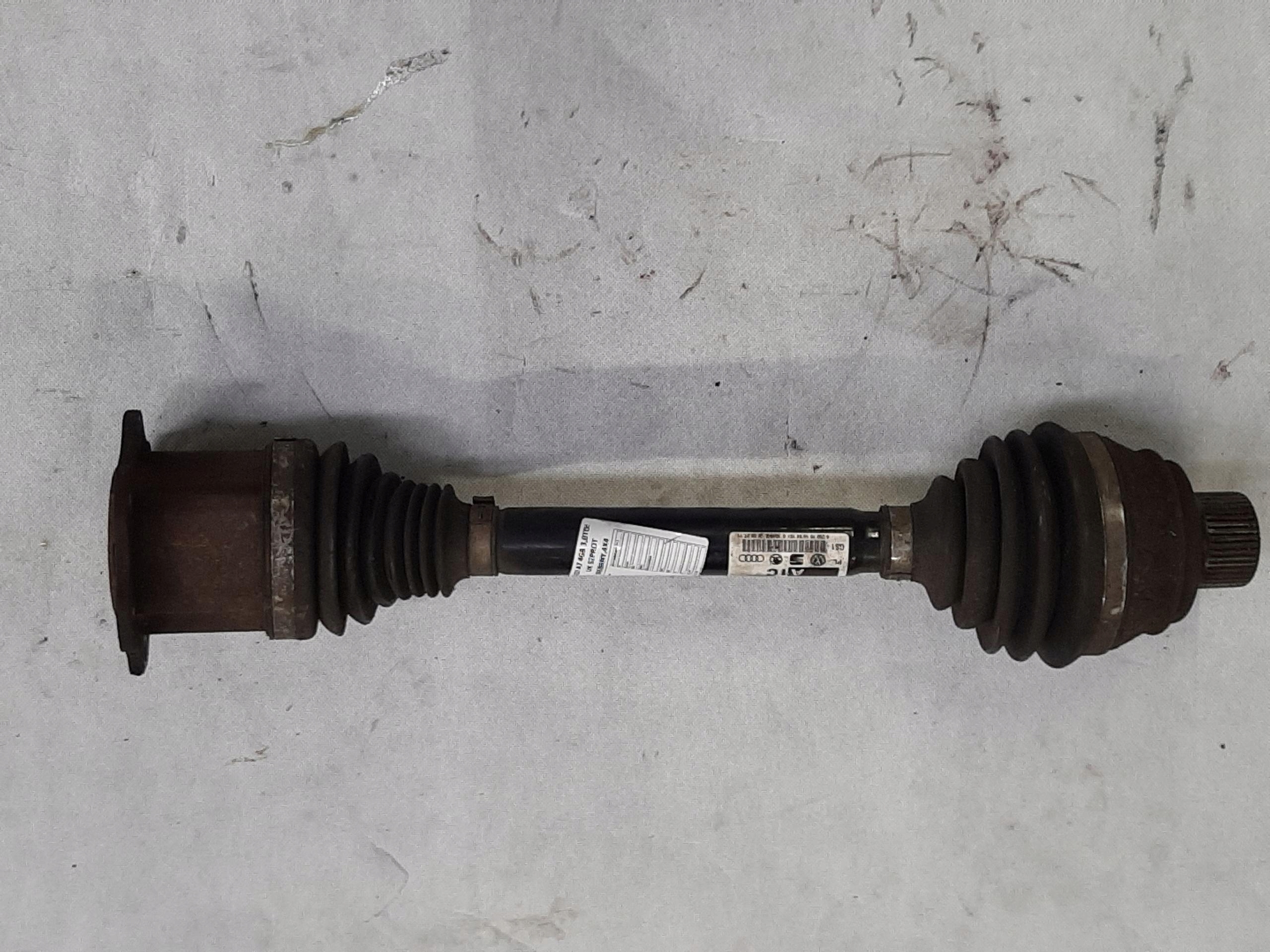 AUDI A7 SPORTBACK 3.0 TDI QUATTRO 10- PÓŁOŚ NAPĘDOWA PRAWY PRZÓD 8R0407271C