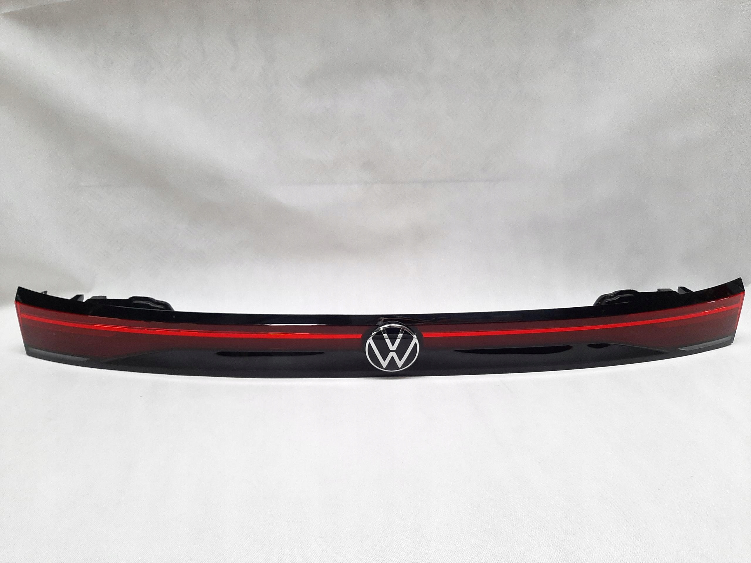 VW PASSAT B9 VARIANT BLENDA LAMPA KLAPY TYŁ LED 3J0945093