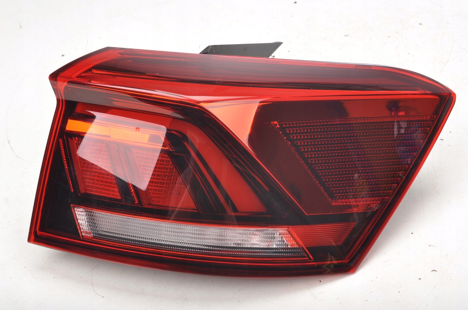 Volkswagen T-Roc Lampa Prawa Tył Tylna 2GA945096D