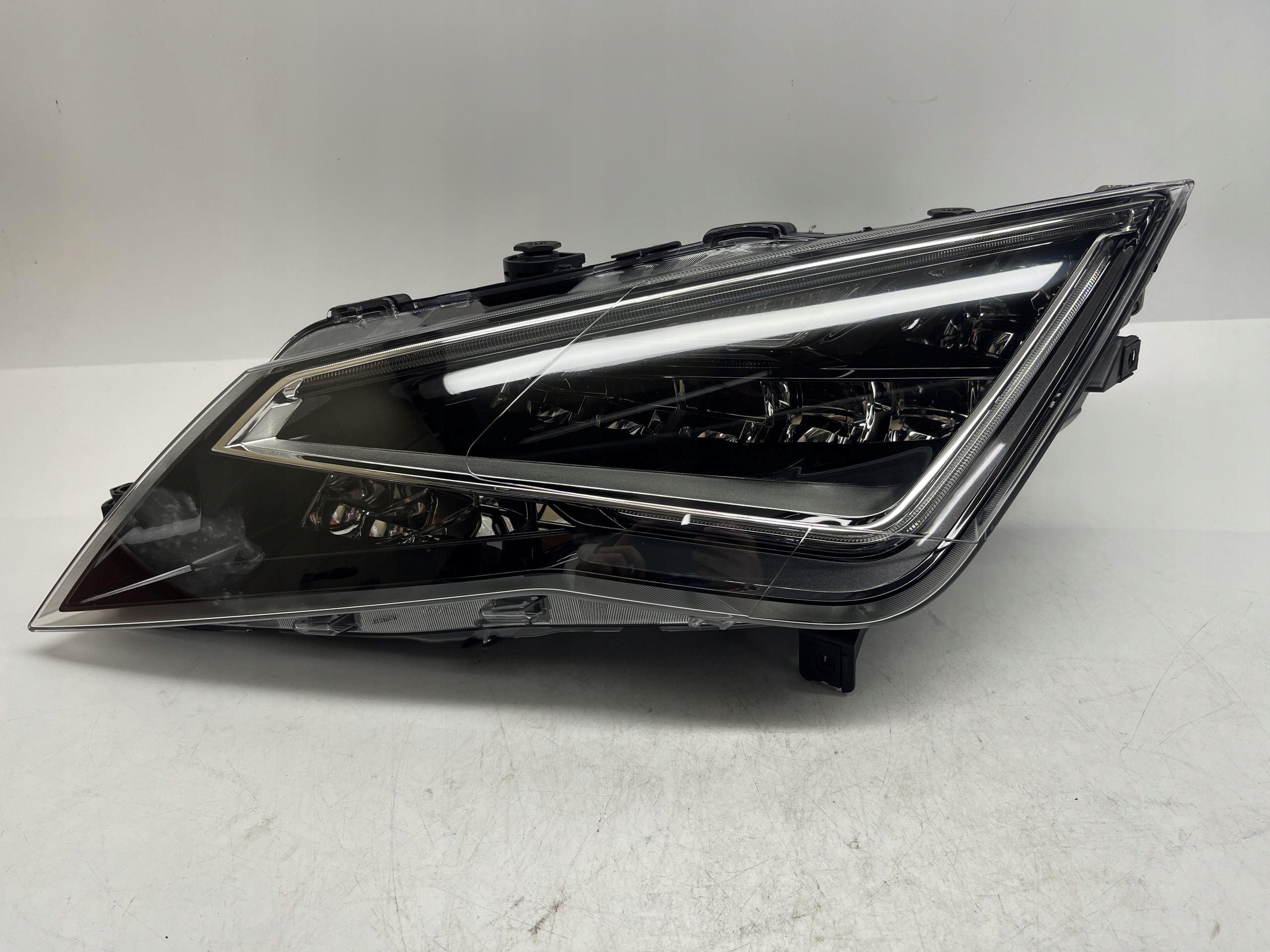 SEAT LEON REFLEKTOR LAMPA LEWA LED 5F1941007B