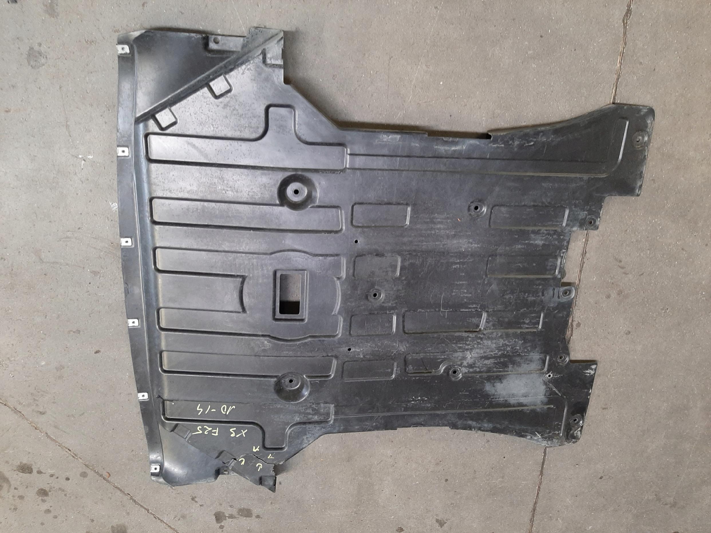 BMW X3 F25 2.0i 10-14r ZBIORNIK OSŁONA PODWOZIA POD SILNIK 51164310