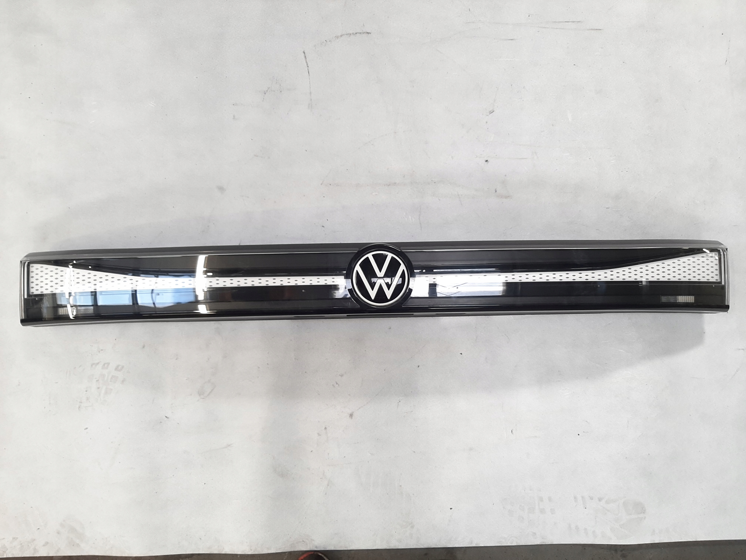 VW ID.7 LAMPA TYŁ TYLNA BLENDA ŚRODKOWA 14B945307