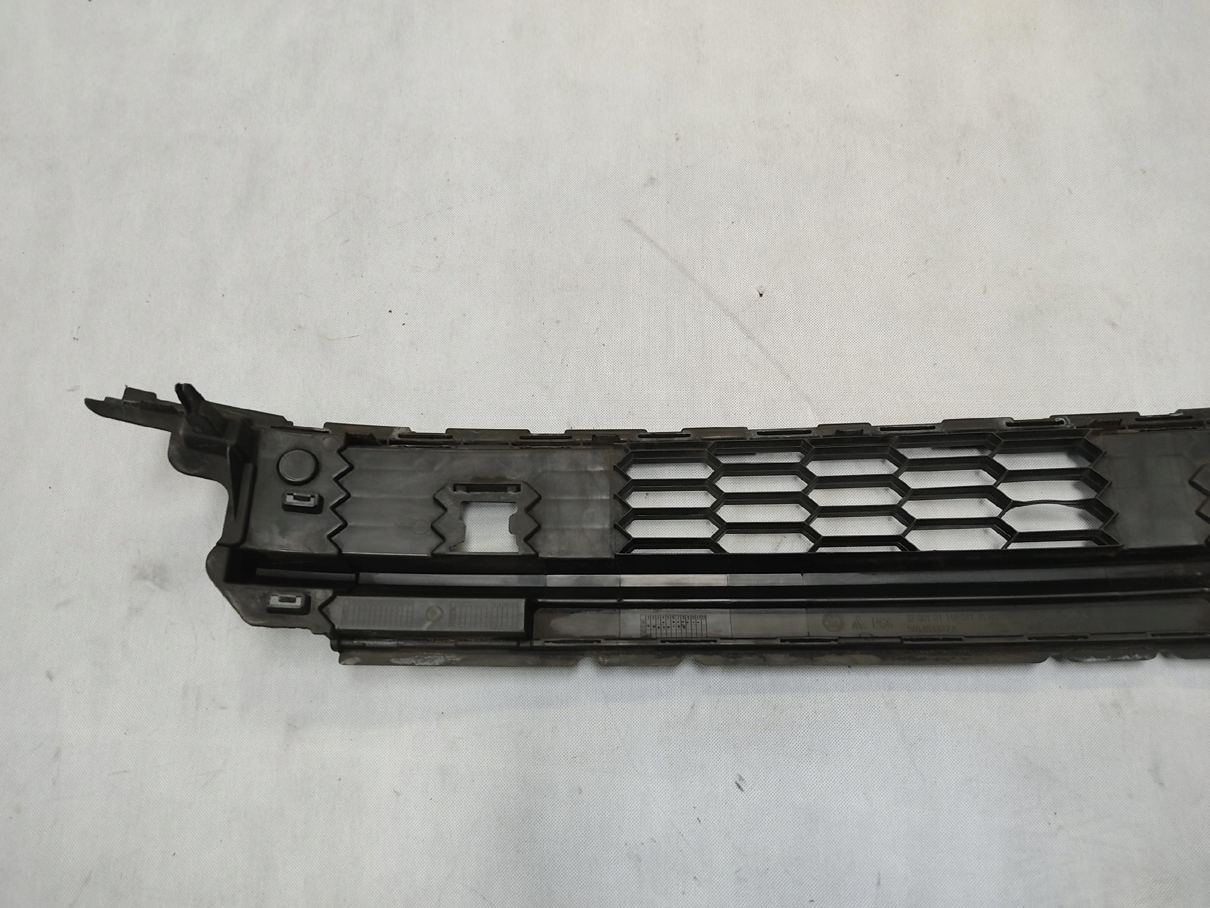 SKODA KODIAQ DOLNA KRATKA ZDERZAKA PRZÓD 565853677A