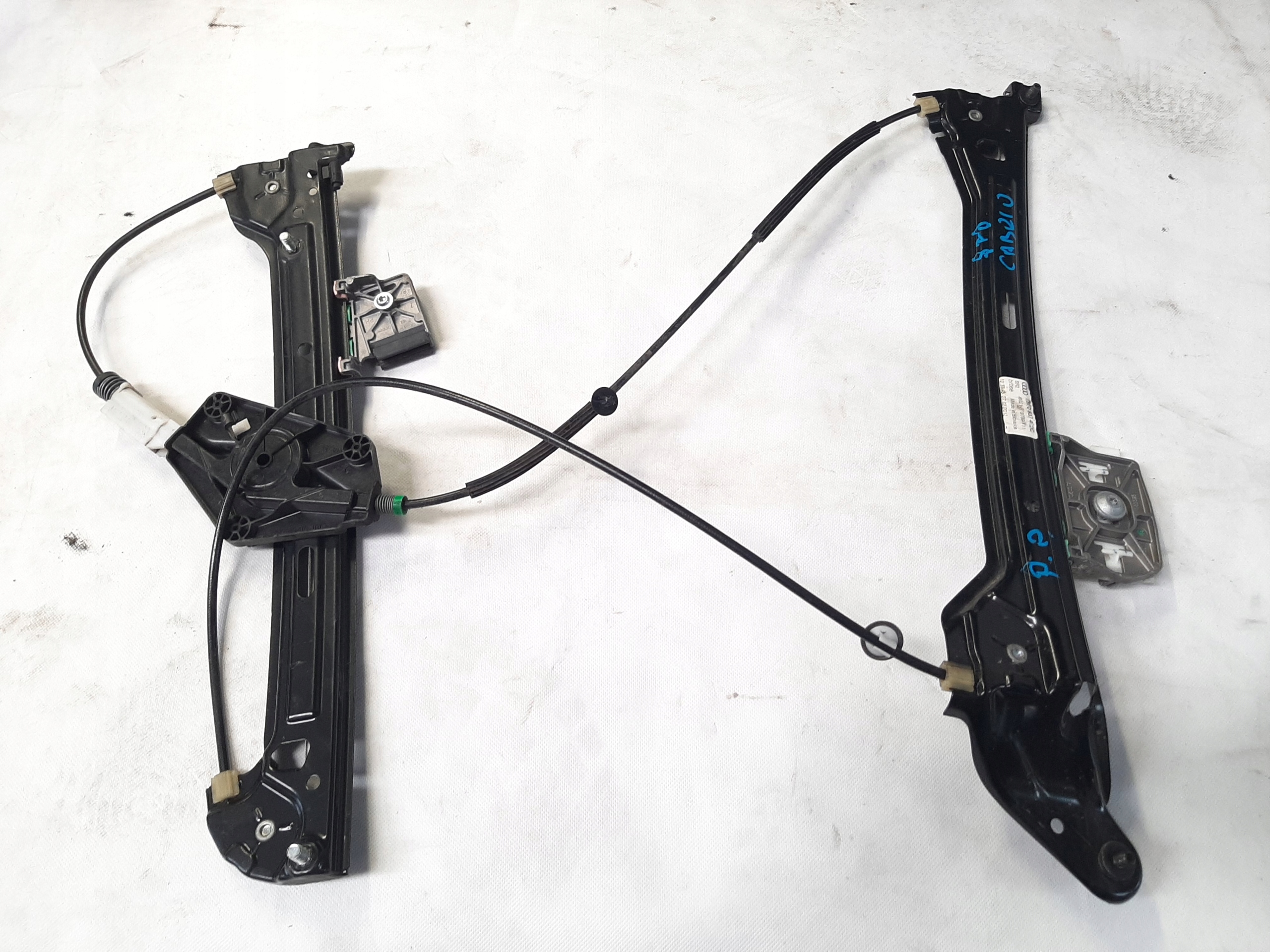 AUDI A5 8F CABRIO MECHANIZM PODNOŚNIK SZYBY PRAWY PRZÓD PRZEDNI 8F0837462C