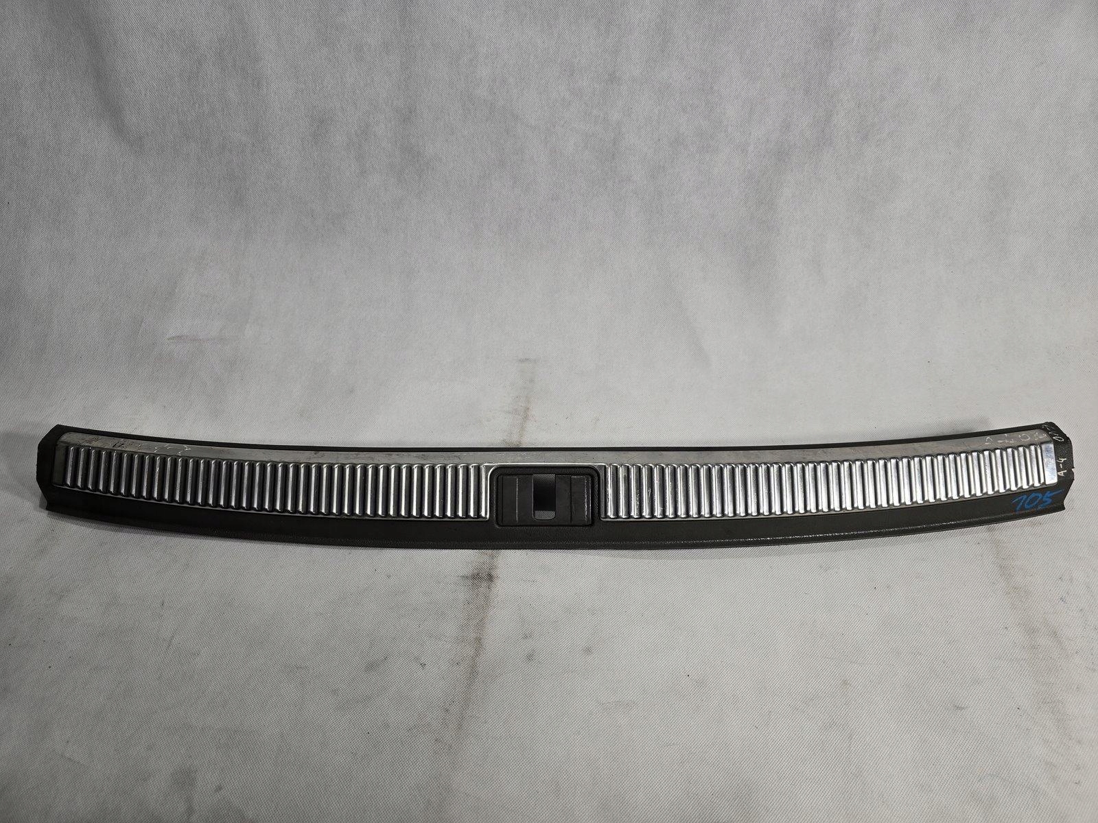 AUDI A4 B6 AVANT OSŁONA PASA TYLNEGO TYŁ MASKOWNICA 8E9864483B