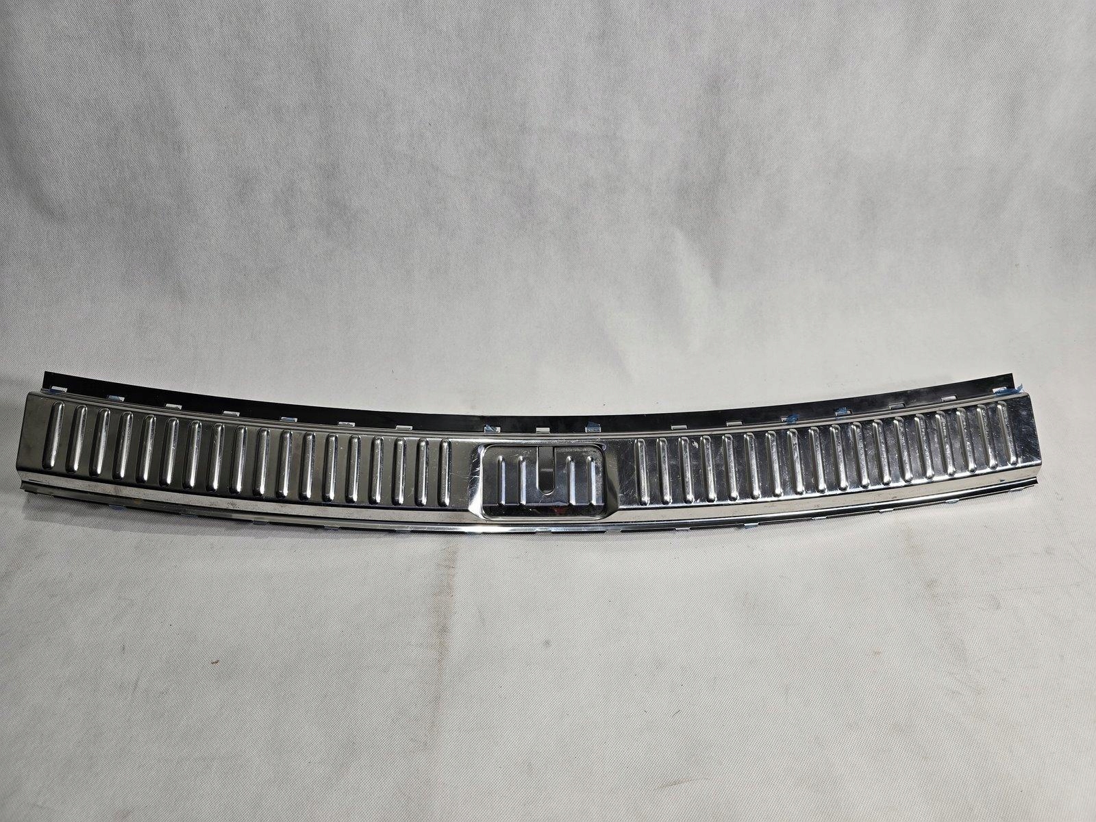 VW TOUAREG II 7P CAYENNE II OSŁONA PASA TYLNEGO TYŁ MASKOWNICA 7P0863459F