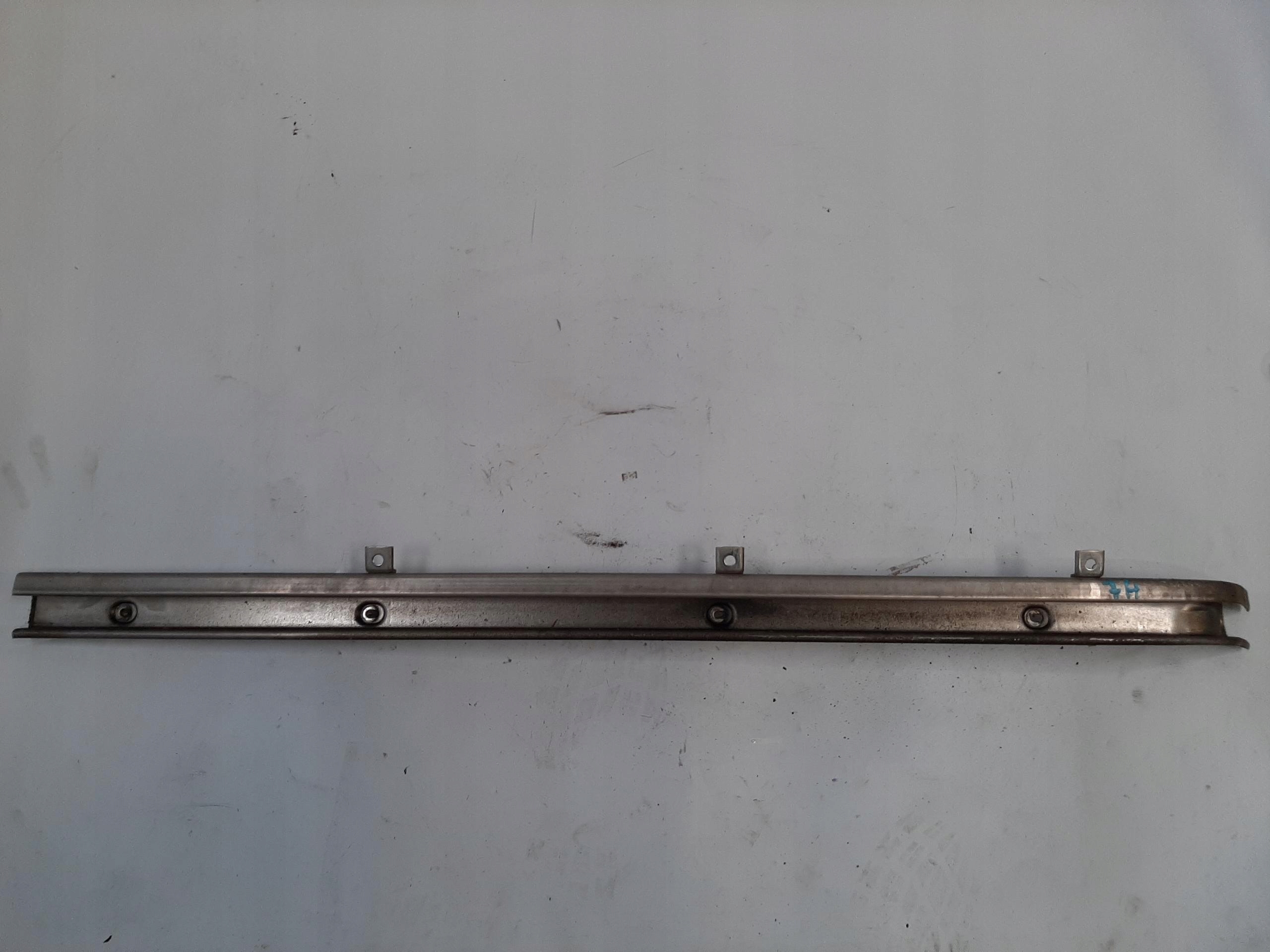 VW TRANSPORTER T5 PROWADNICA SZYNA DRZWI PRZESUWNYCH 7H1843872Q